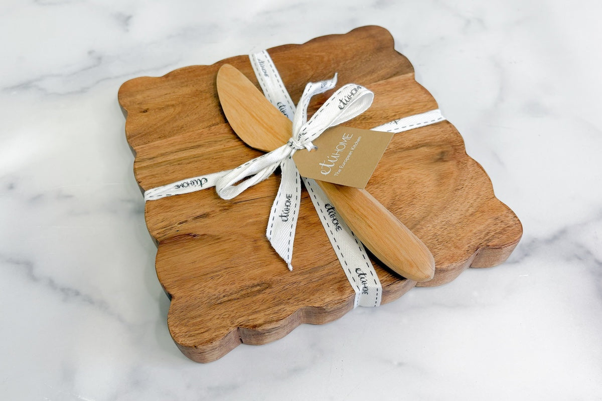 Small Square Scalloped Cutting Board with Spreader