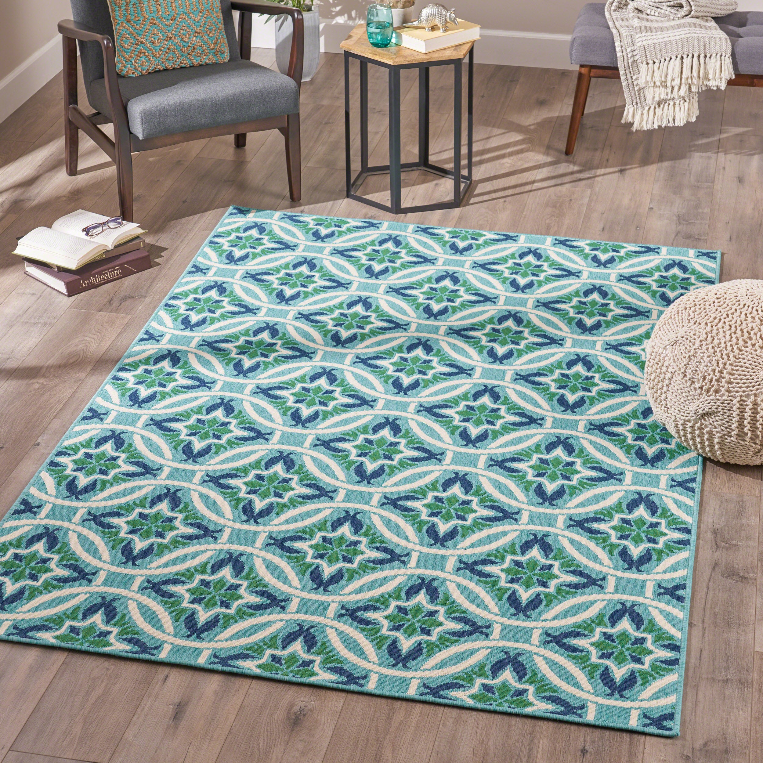 90"x63" Outdoor Rug with Rectangular Shape and Machine-Woven Design