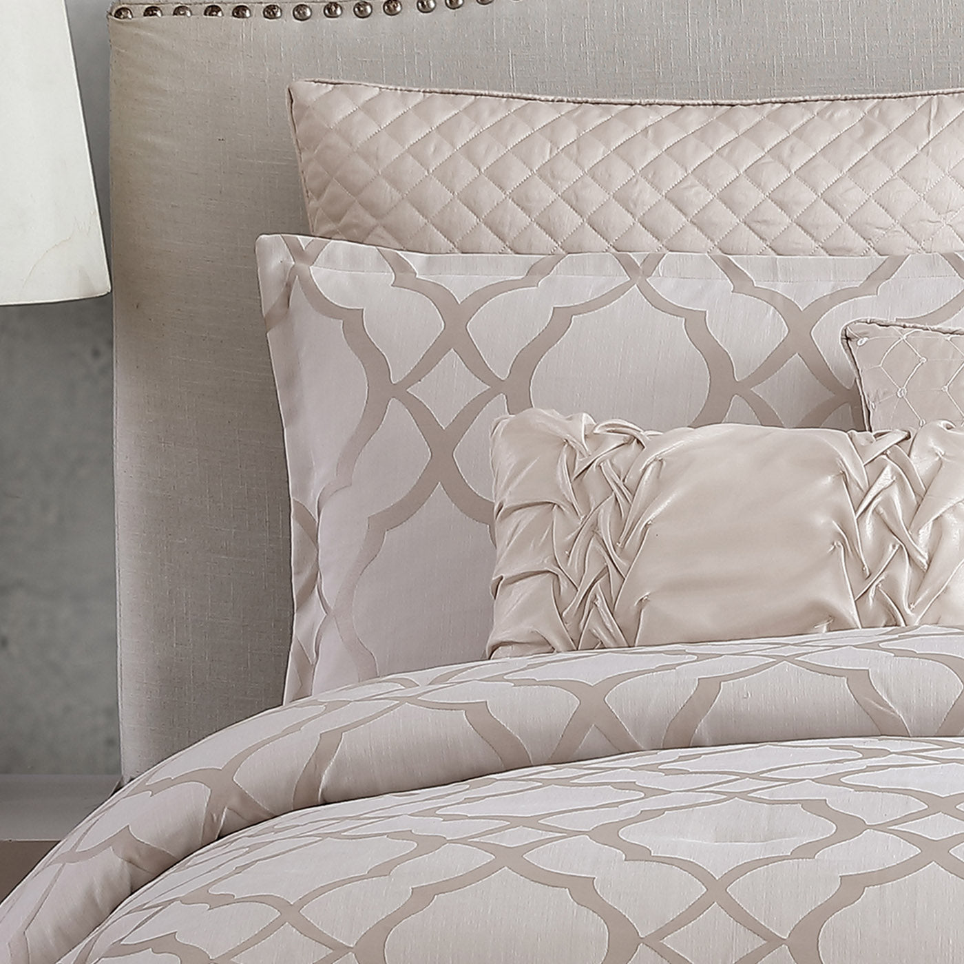 Tinley Comforter Set