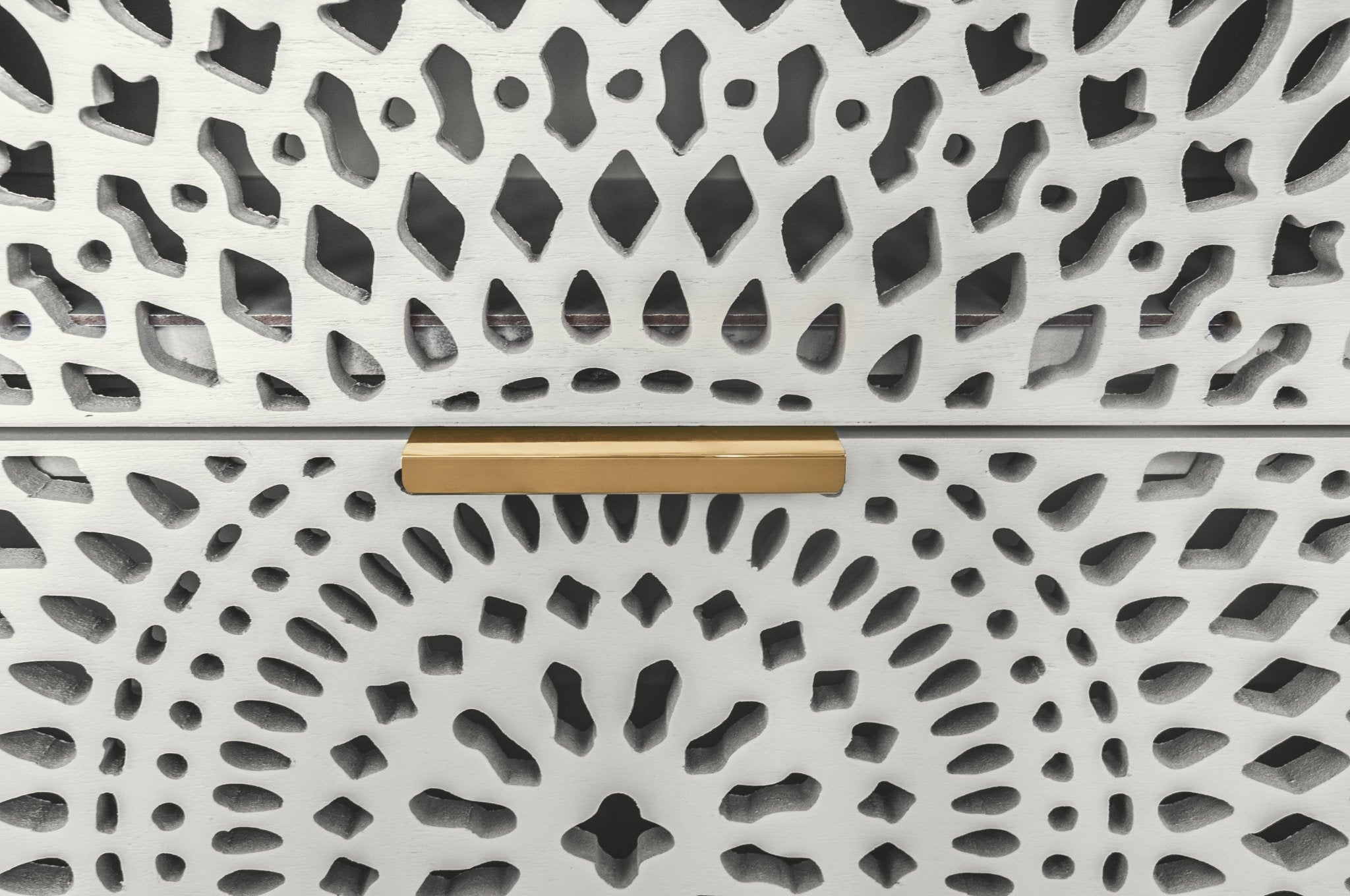 Abundanz 3 - Drawer Dresser with Hollow Pattern and Metal Handle - Dressers