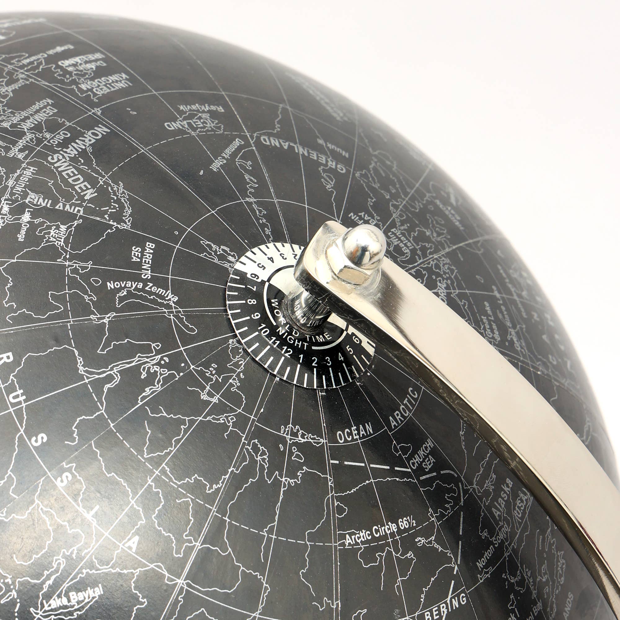 Tabletop Aluminum Electroplated Globe With Stand