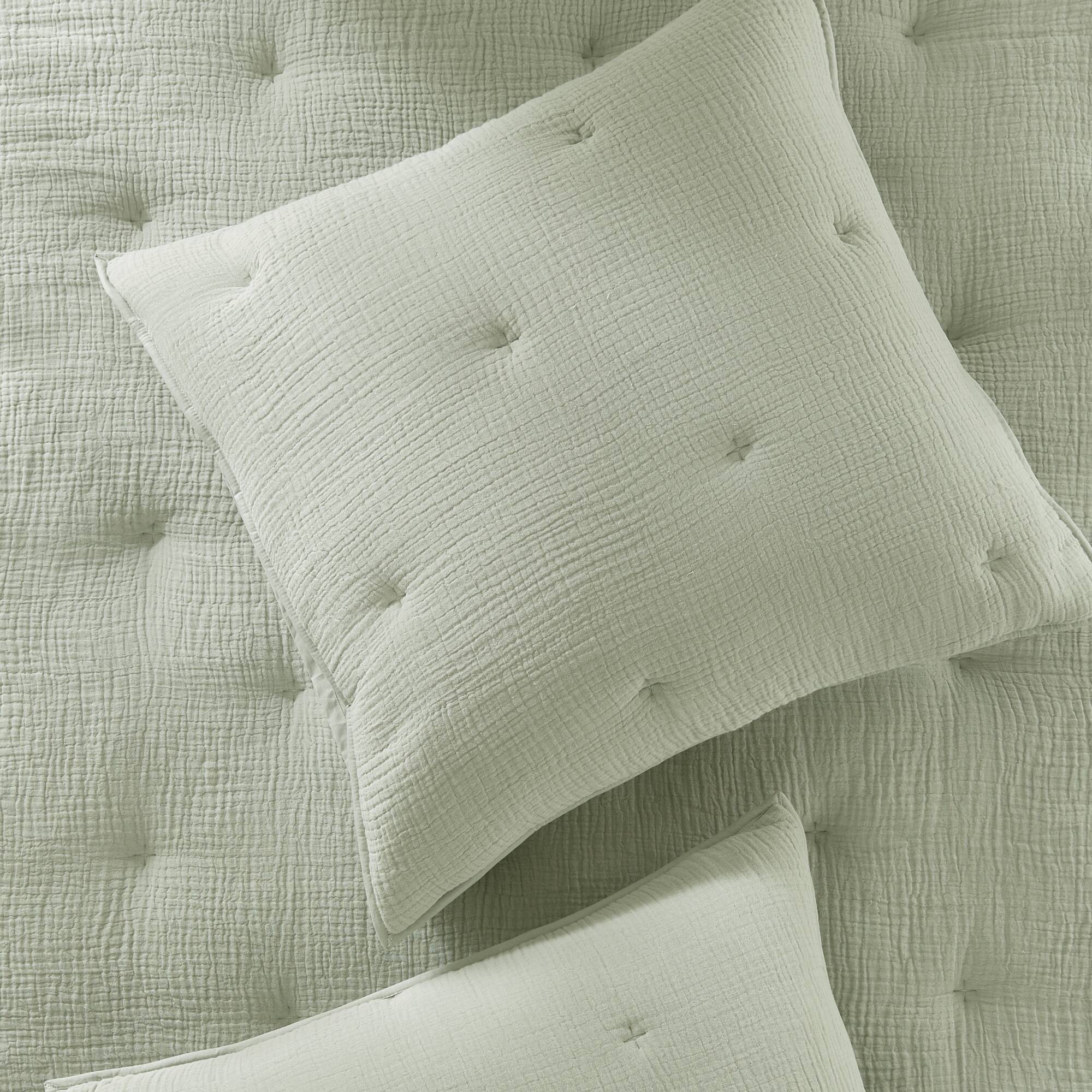 3 Piece Cotton Gauze Embroidered Quilt Set