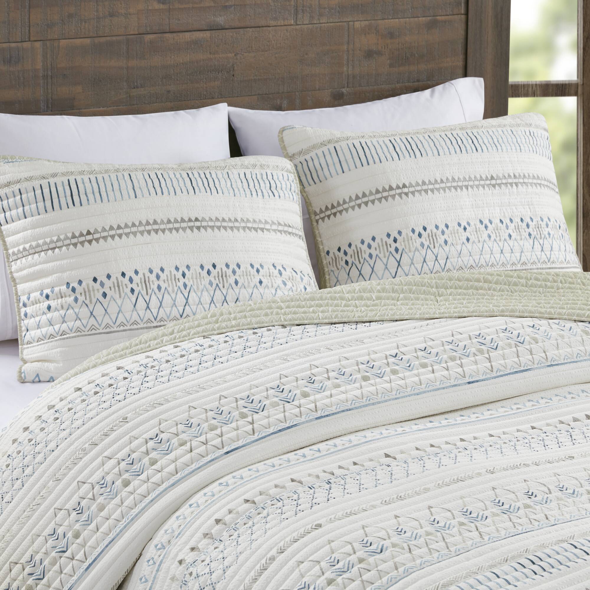 Fraser 3-Piece Printed Microfiber Seersucker Quilt Set