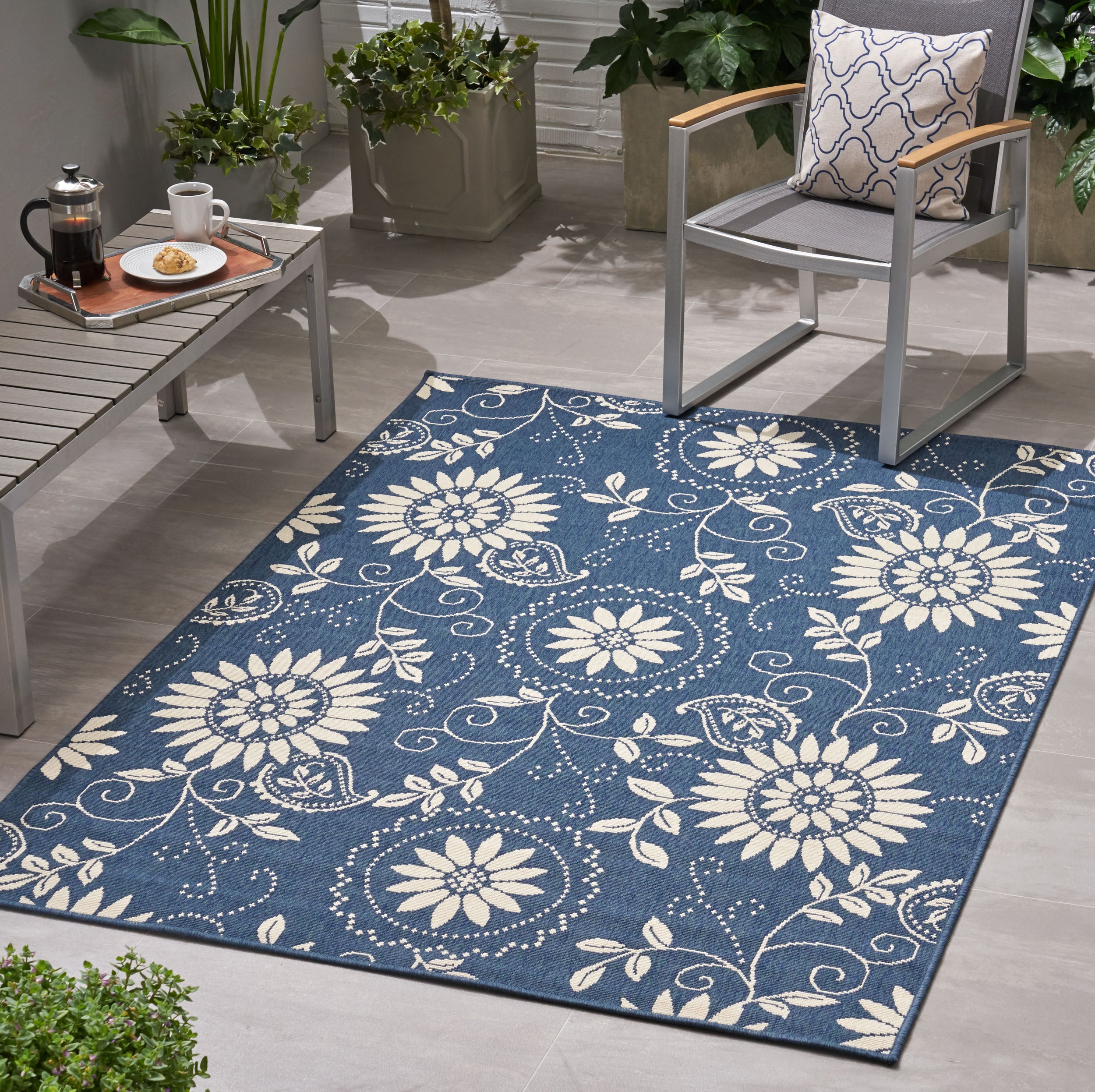84"x63" Outdoor Rug with Botanical Pattern and Rectangle Shape