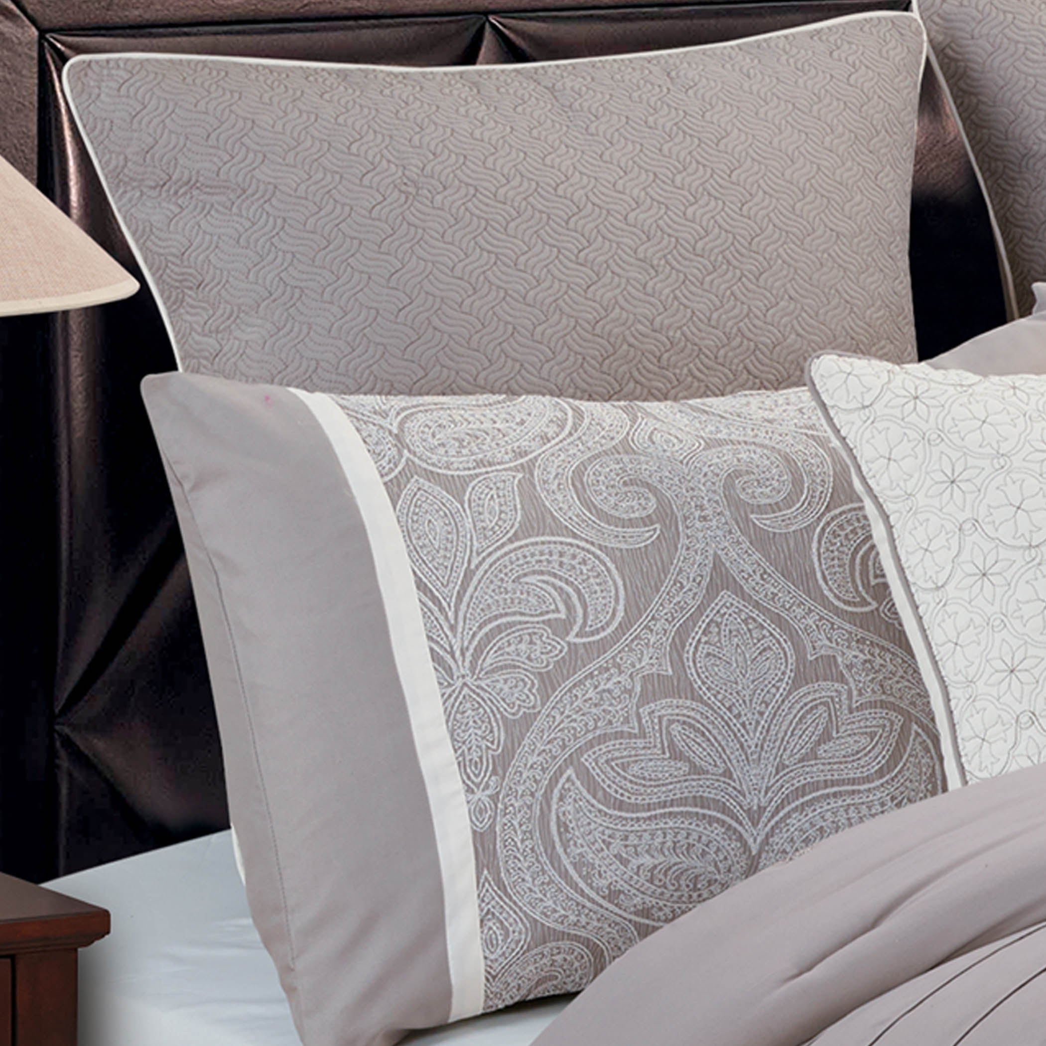 Winthrop Comforter Set