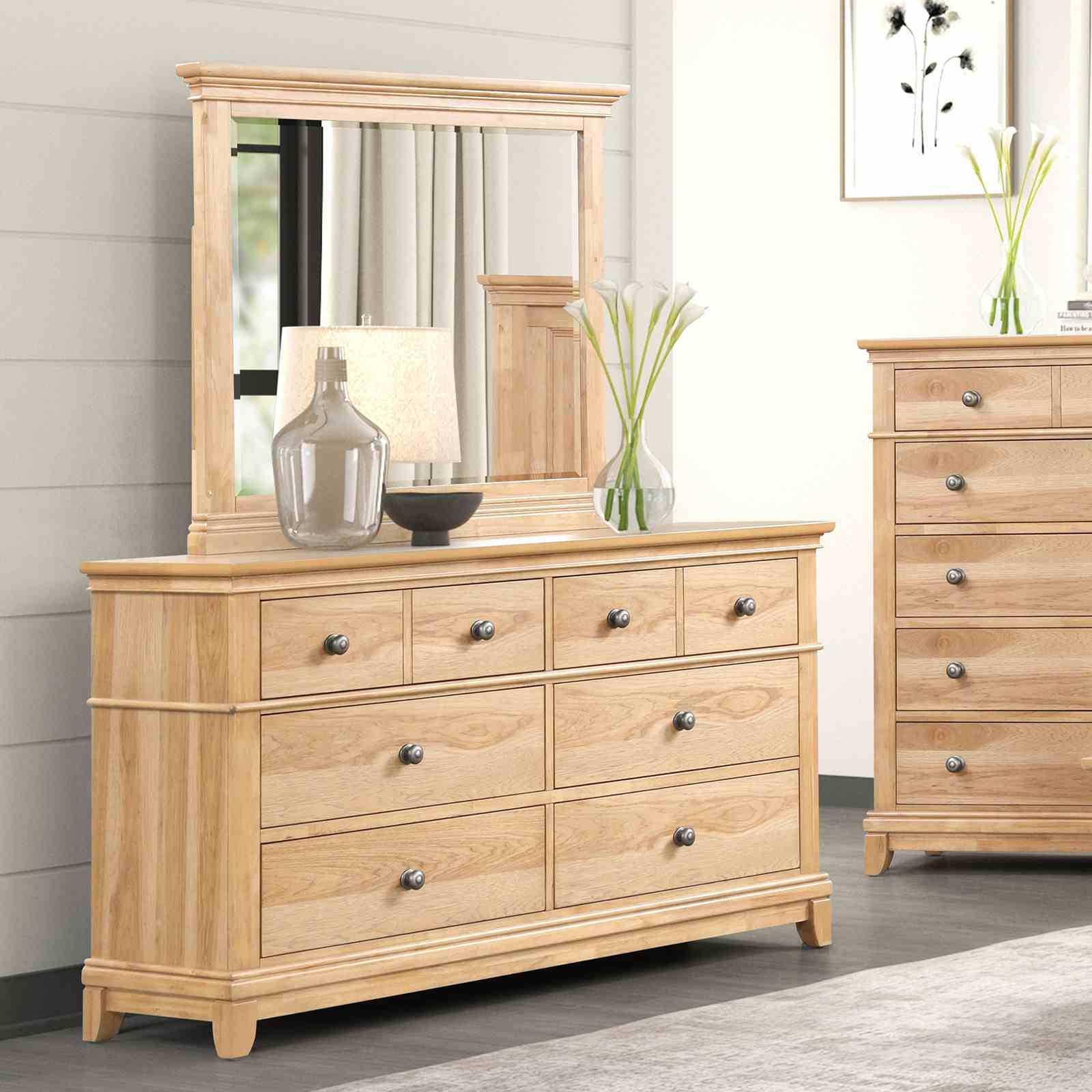 Kitsch Farmhouse 8-Drawers Dresser