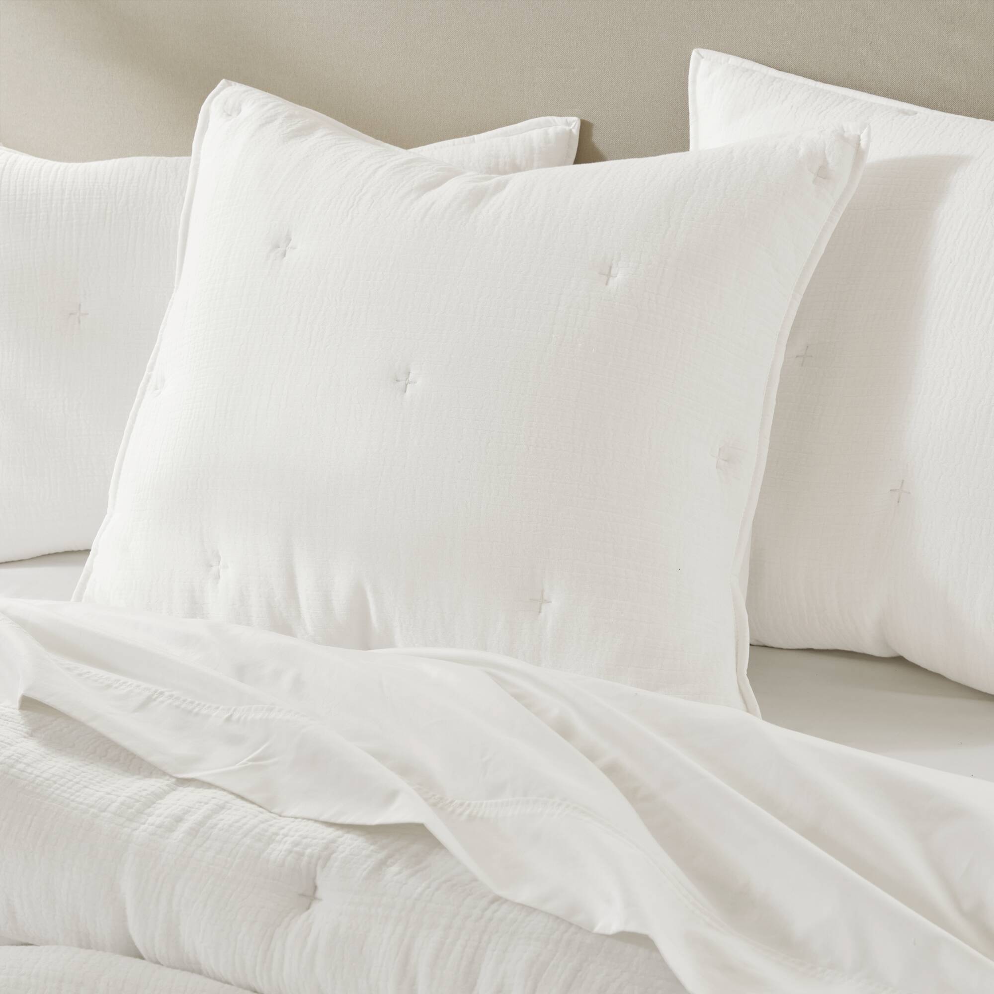 3 Piece Cotton Gauze Embroidered Quilt Set