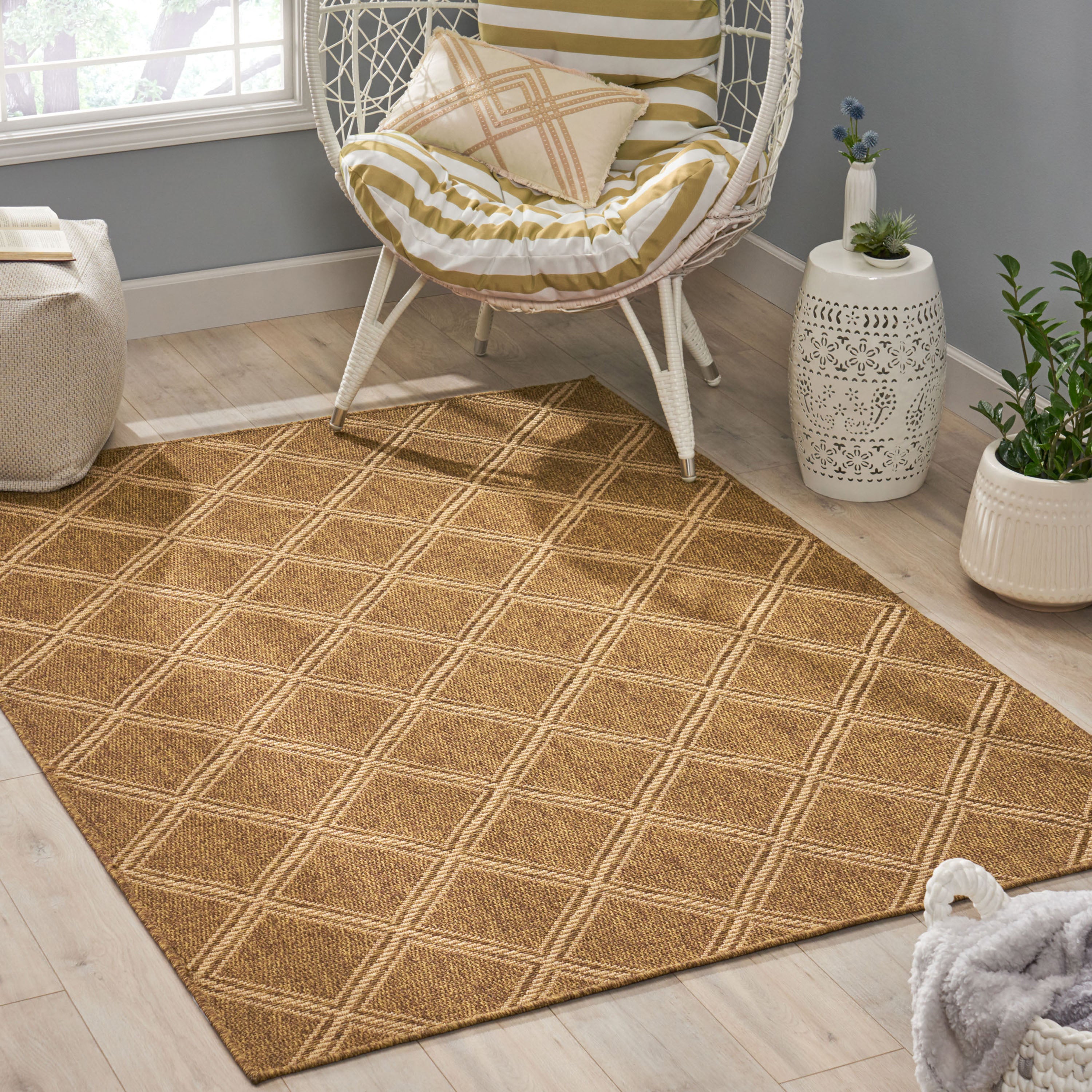 84" x 63" Outdoor Polypropylene Area Rug with Rectangle Shape