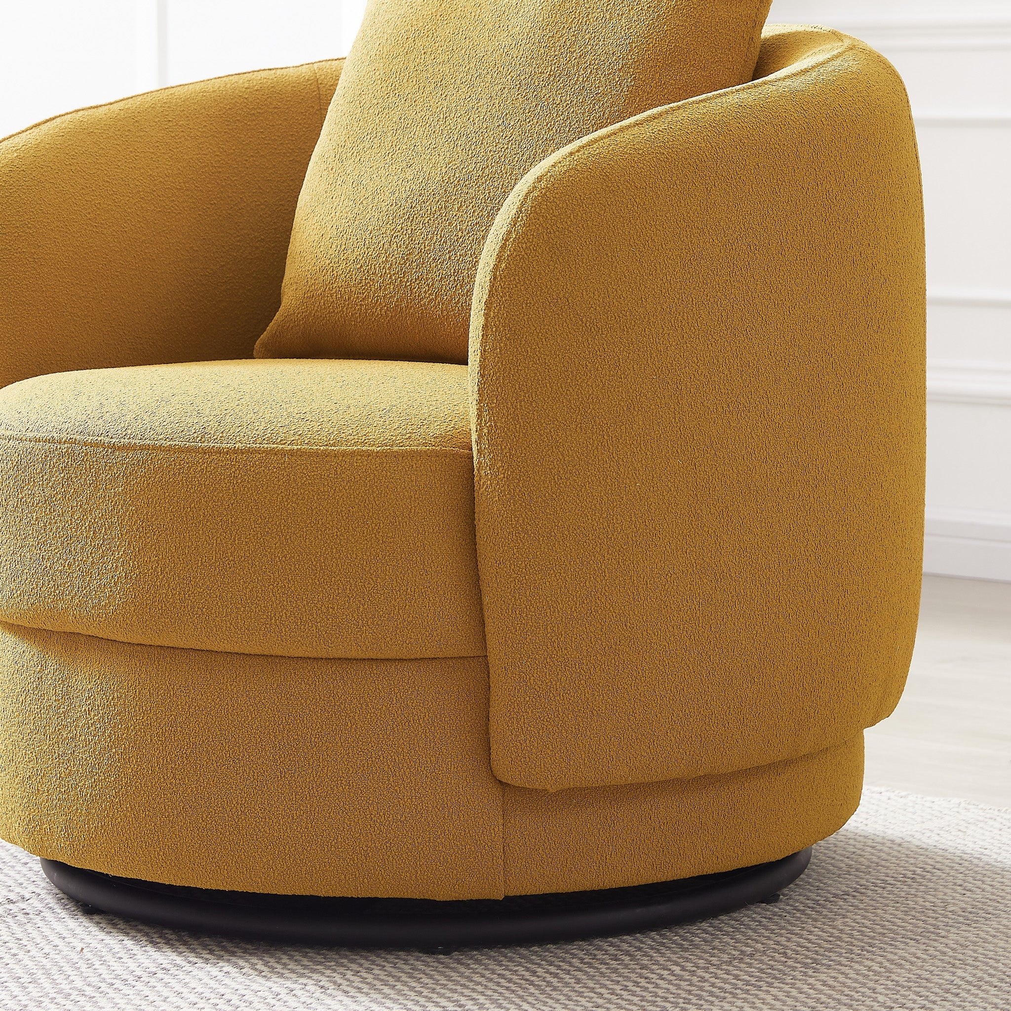 Blossoming Boucle Fabric Lounge Chair with Wood Structure - Accent Chairs