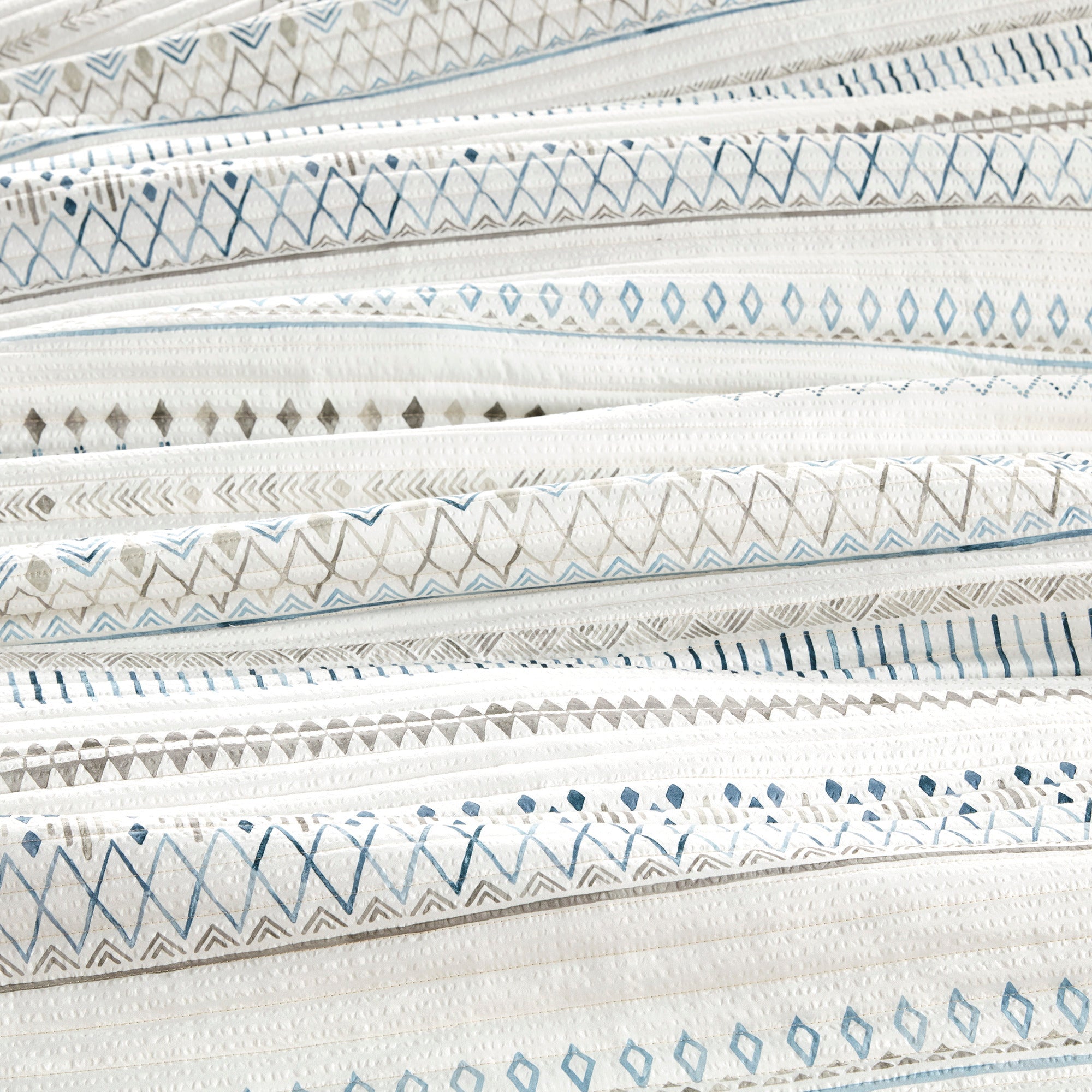 Fraser 3-Piece Printed Microfiber Seersucker Quilt Set