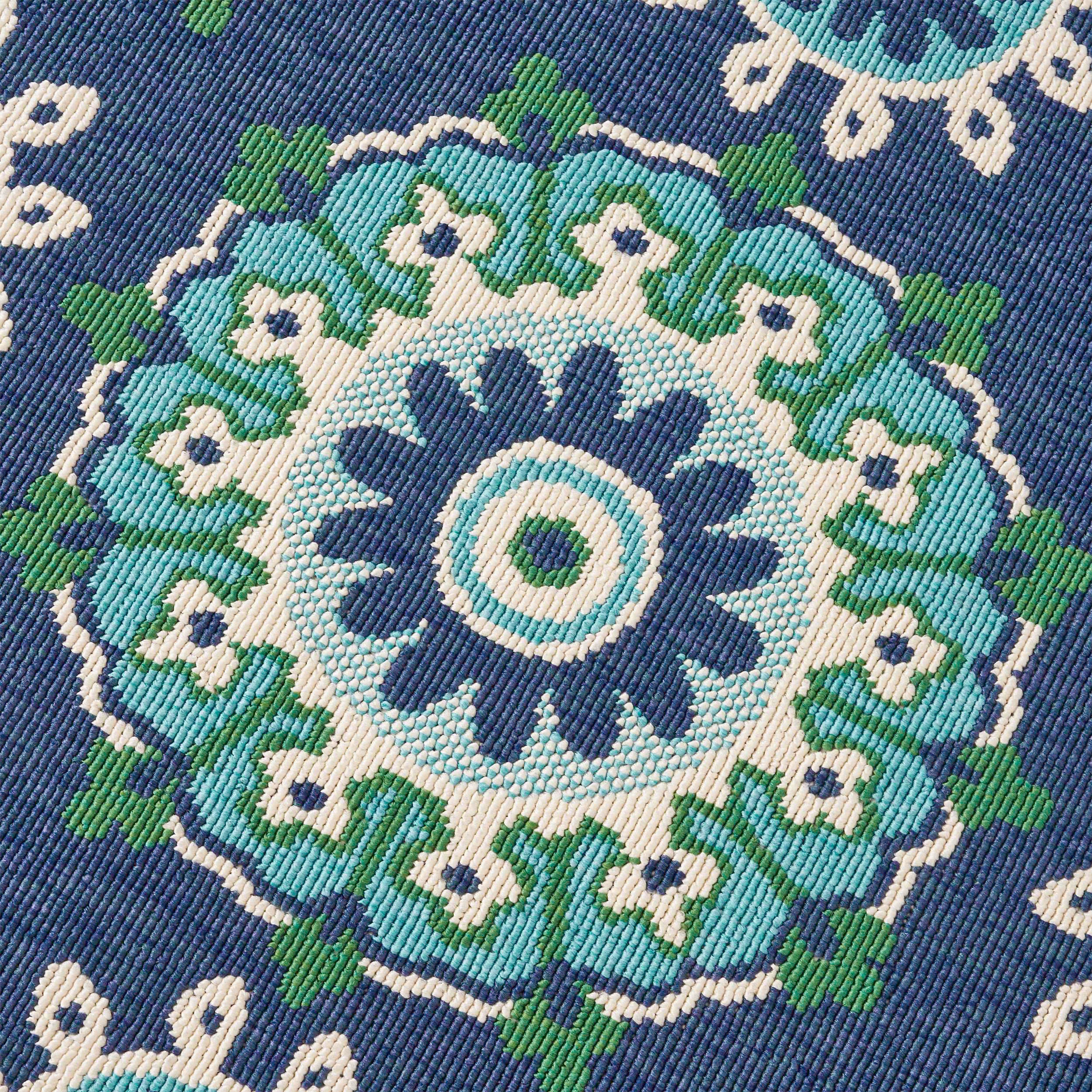 84"x63" Outdoor Rug with Loop Pile Texture