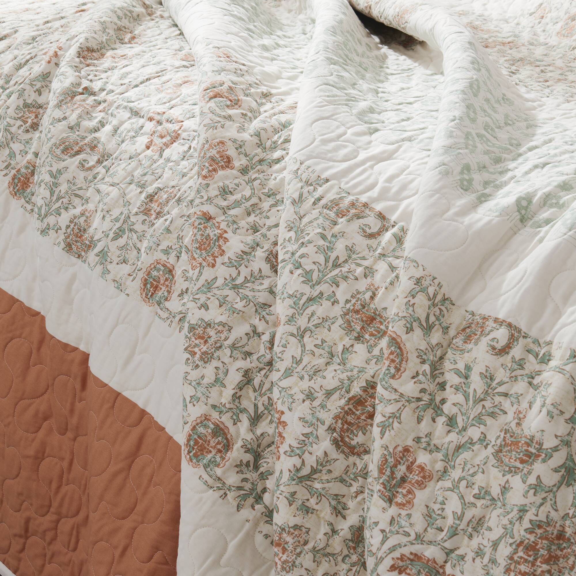 Dawn 6-Piece Cotton Percale Quilt Set with Throw Pillows