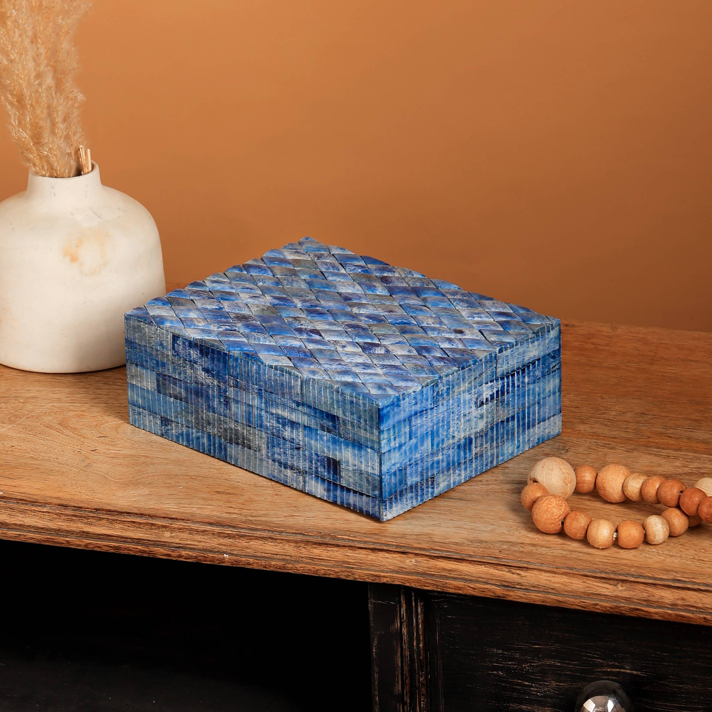 Carved-Bone-Ribbed-Box-Décorative_Accessories