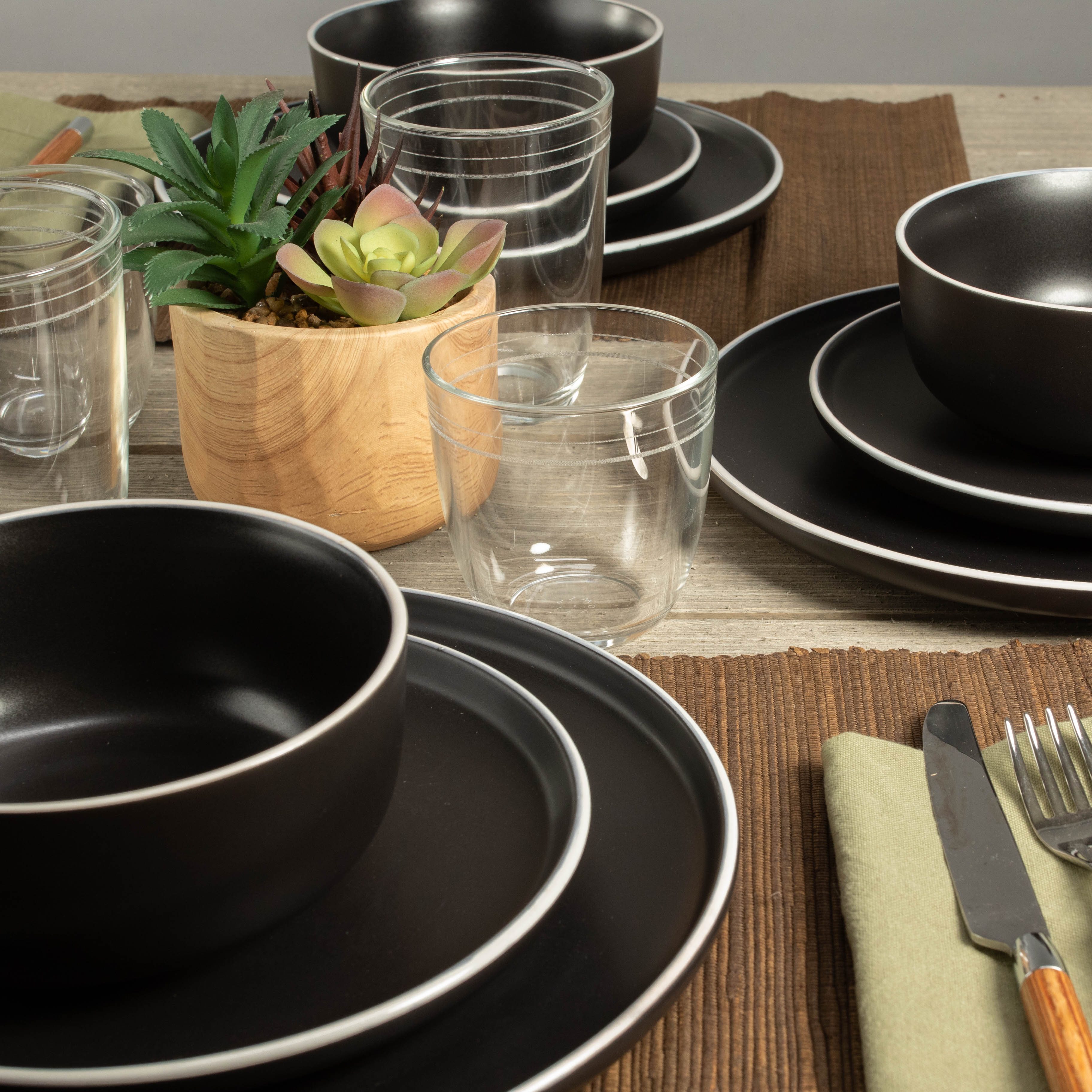 12-Piece Dinnerware Set Tempo Onyx