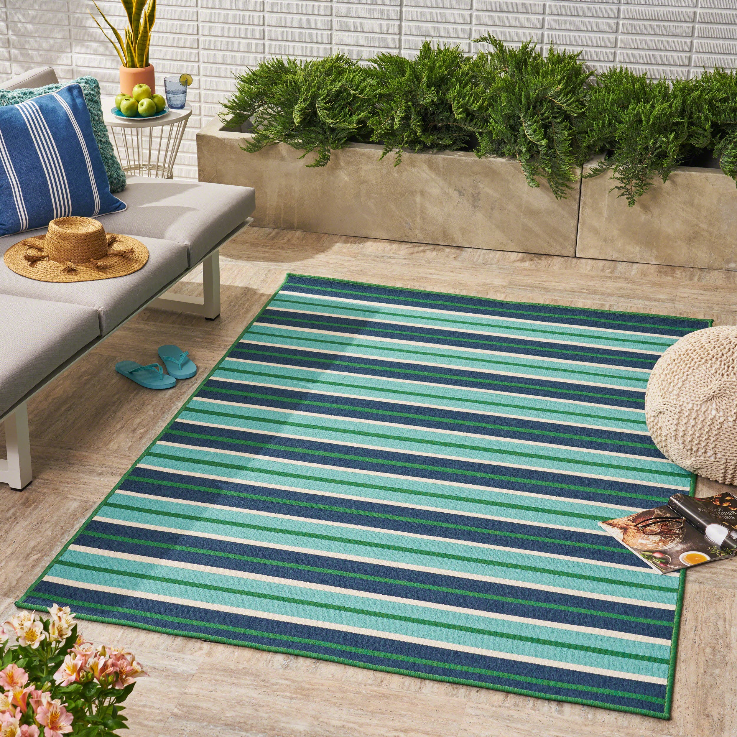 90"x63" Outdoor Rectangular Rug with Striped Regency Design
