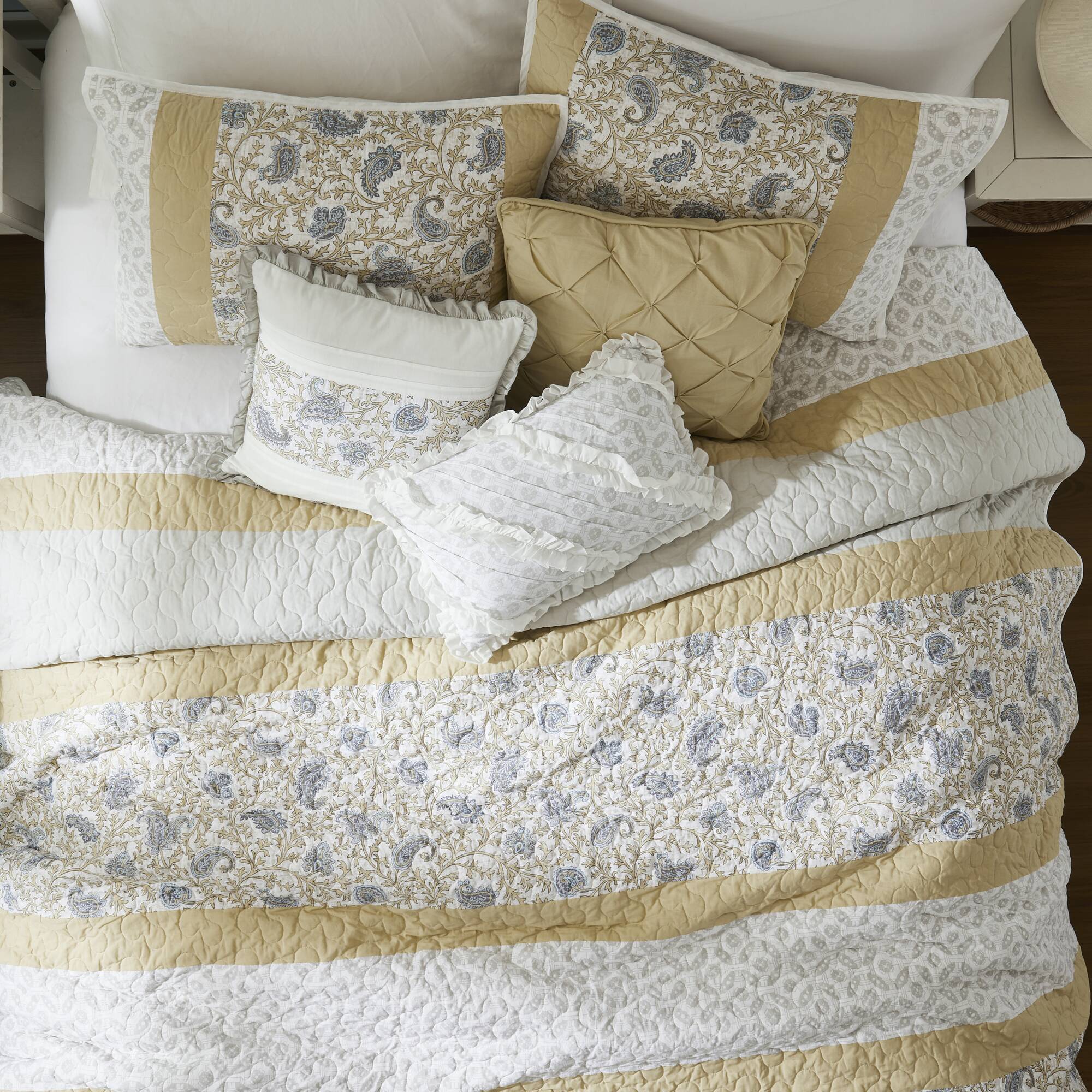 6 Piece Cotton Percale Quilt Set with Throw Pillows