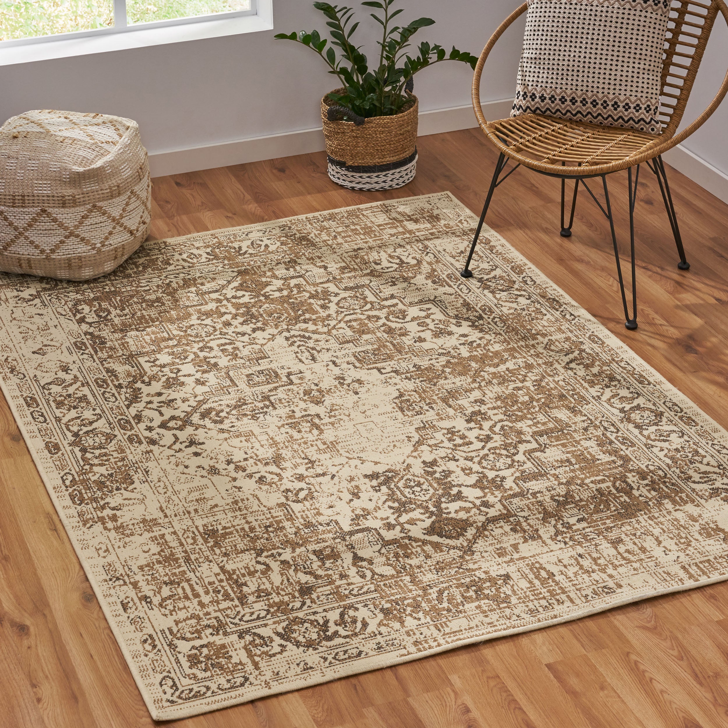 84" x 63" Outdoor Rug with Rectangle Shape and Vintage-Inspired Pattern