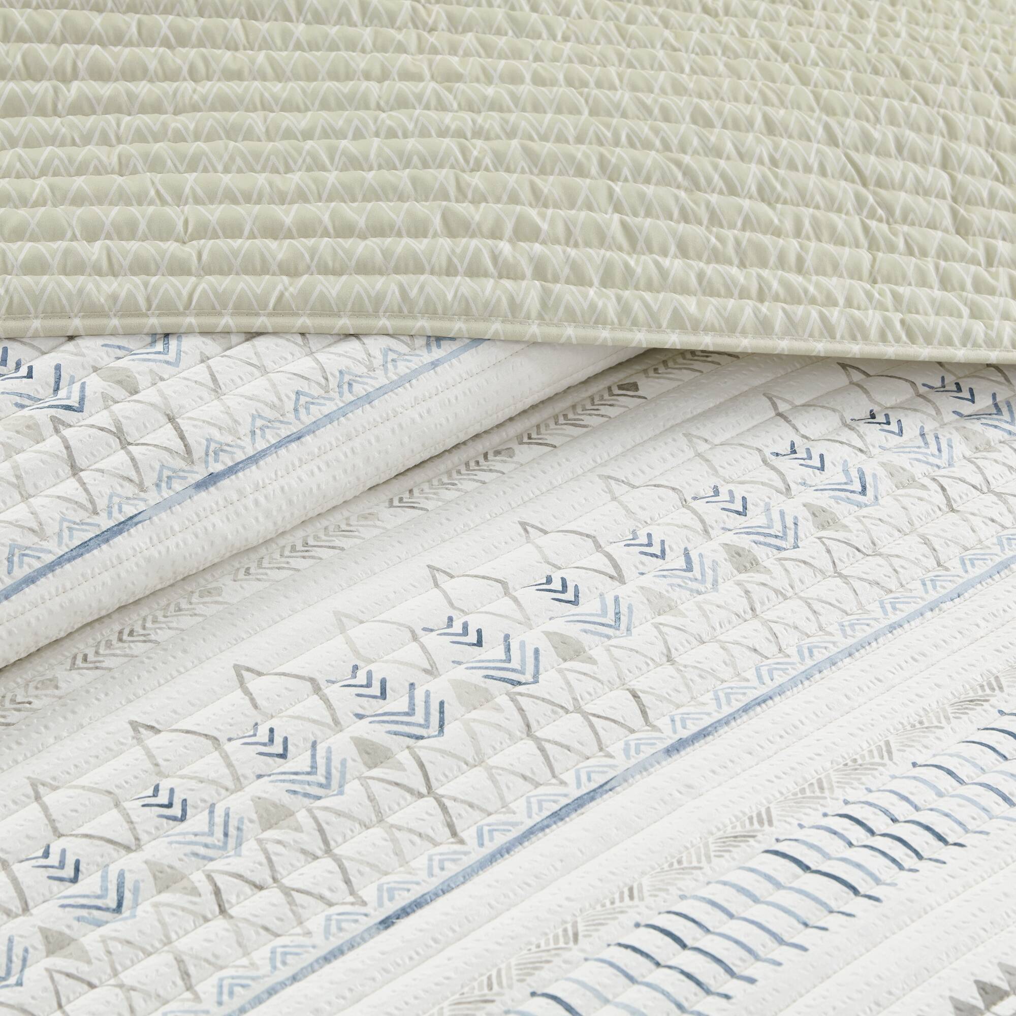 Fraser 3-Piece Printed Microfiber Seersucker Quilt Set