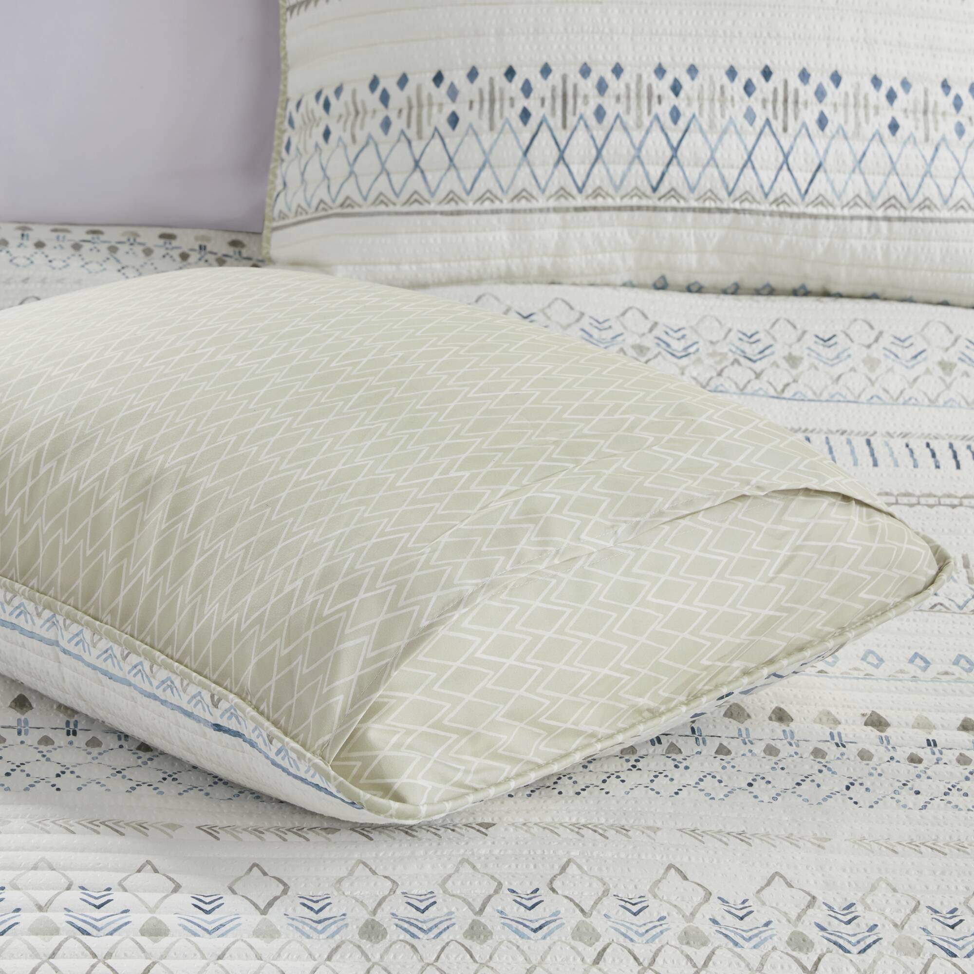 Fraser 3-Piece Printed Microfiber Seersucker Quilt Set