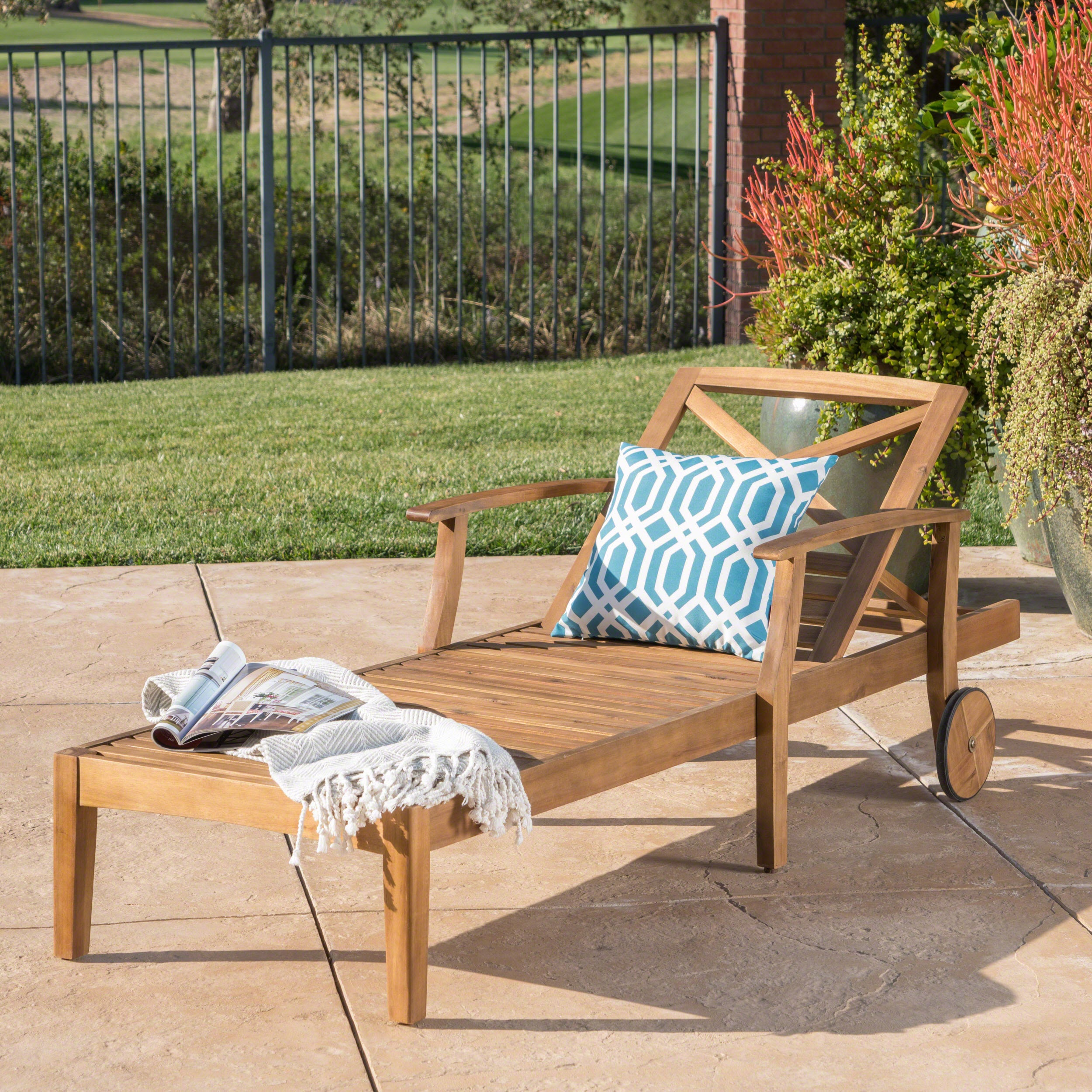 Perla Chaise Lounge