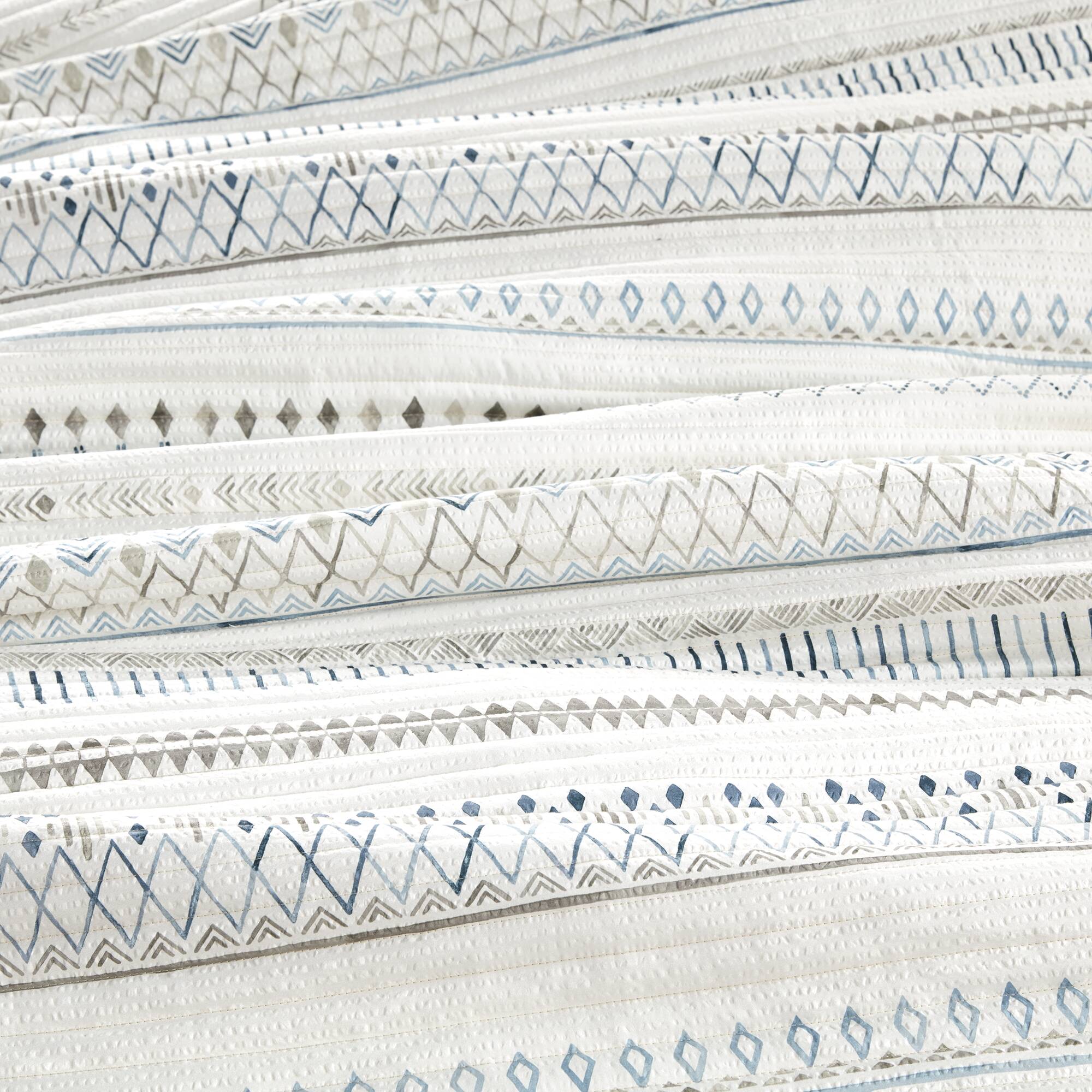 Fraser 3-Piece Printed Microfiber Seersucker Quilt Set