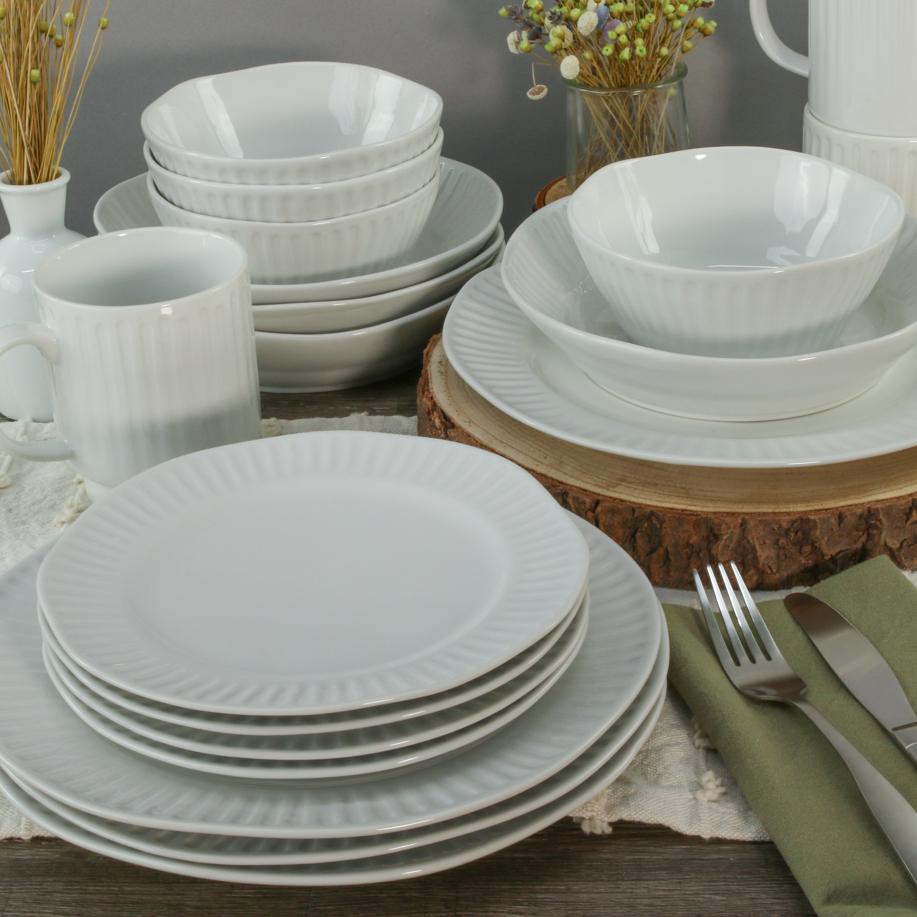 20-Piece Dinnerware Set with Mugs