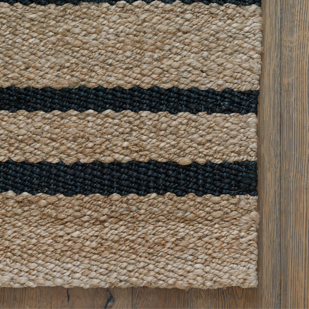 Front porch handmade cghunter rug with puppy