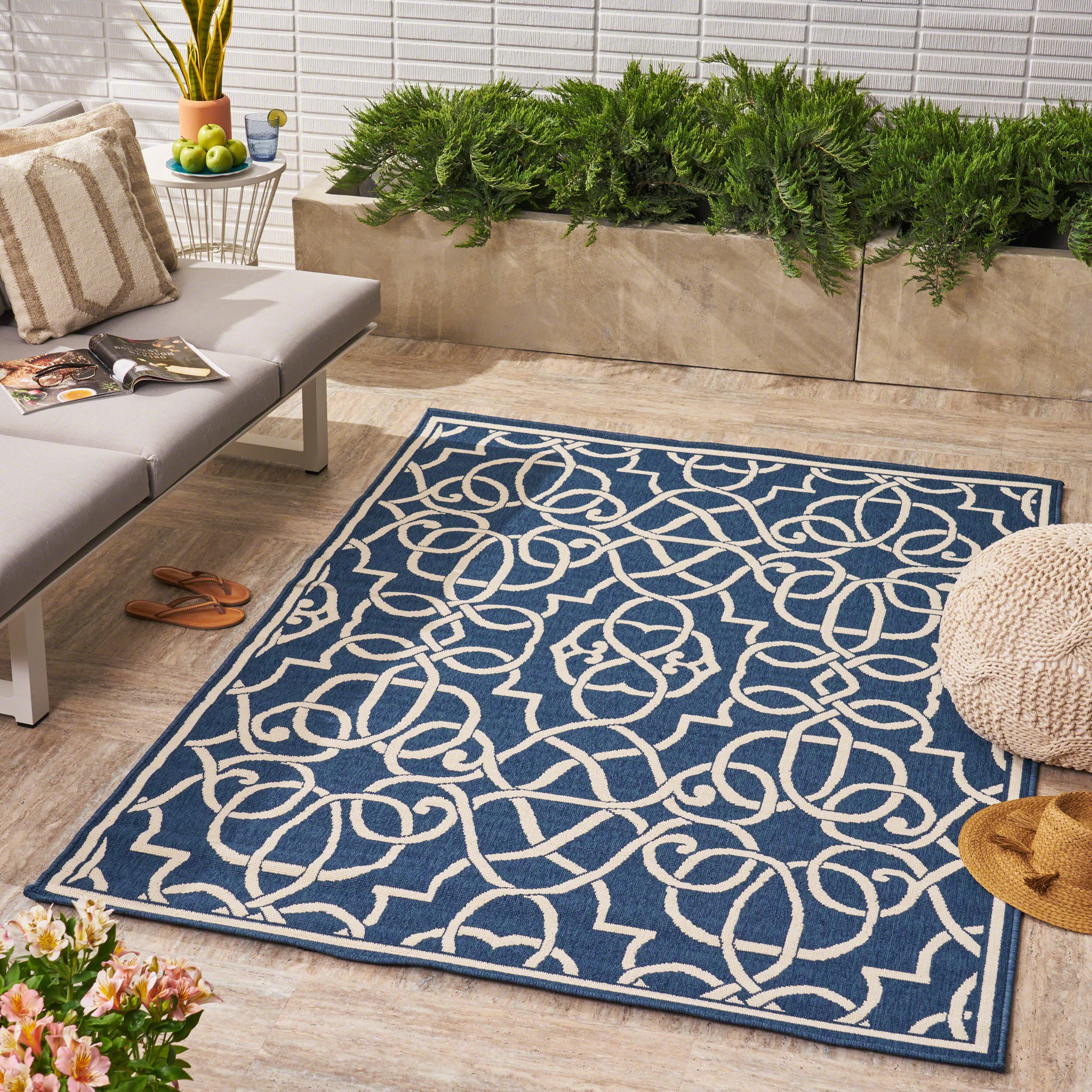 90"x63" Outdoor Rug with Rectangular Shape and Trellis Design