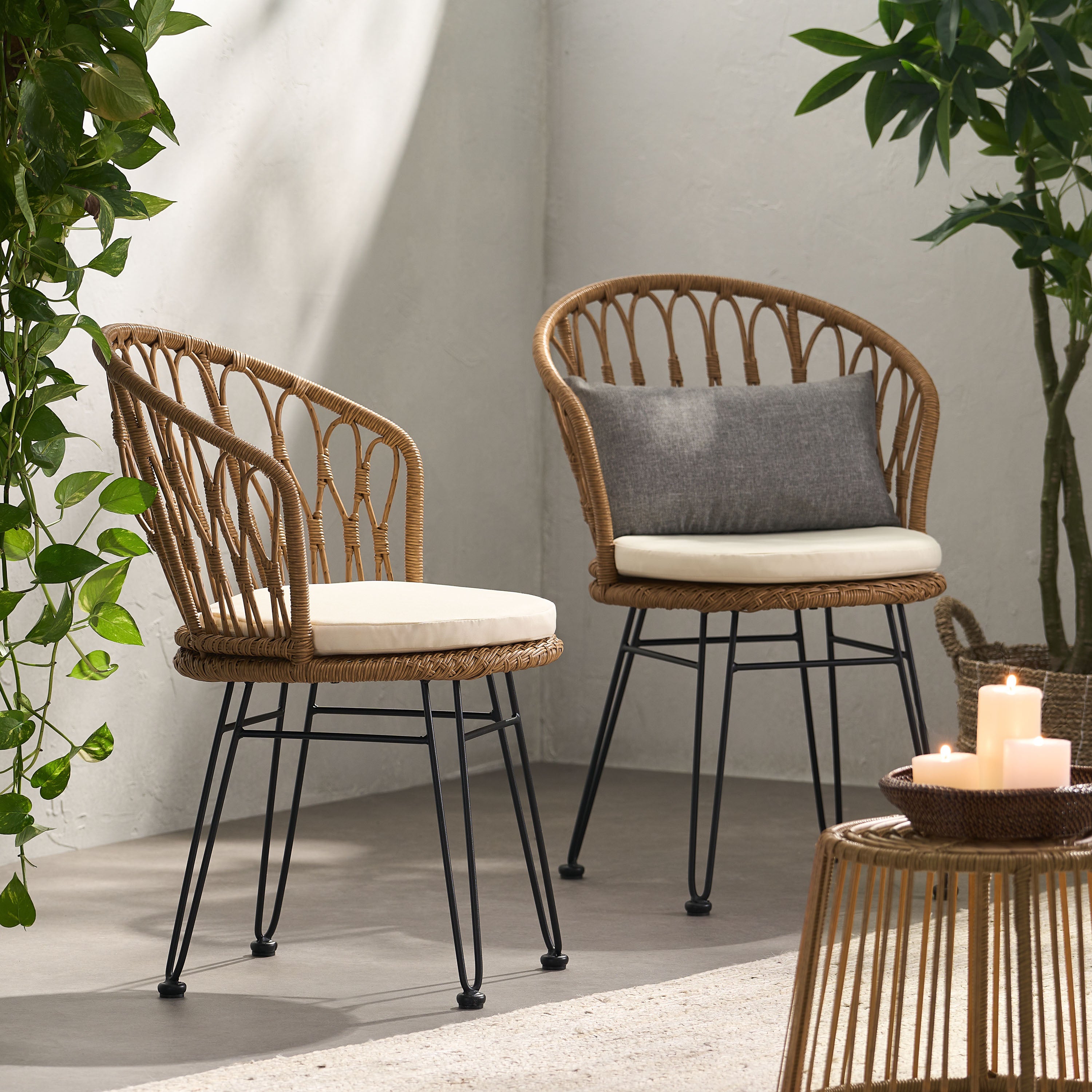 Outdoor Chair with Hairpin Legs and Curved Frame, Set of 2