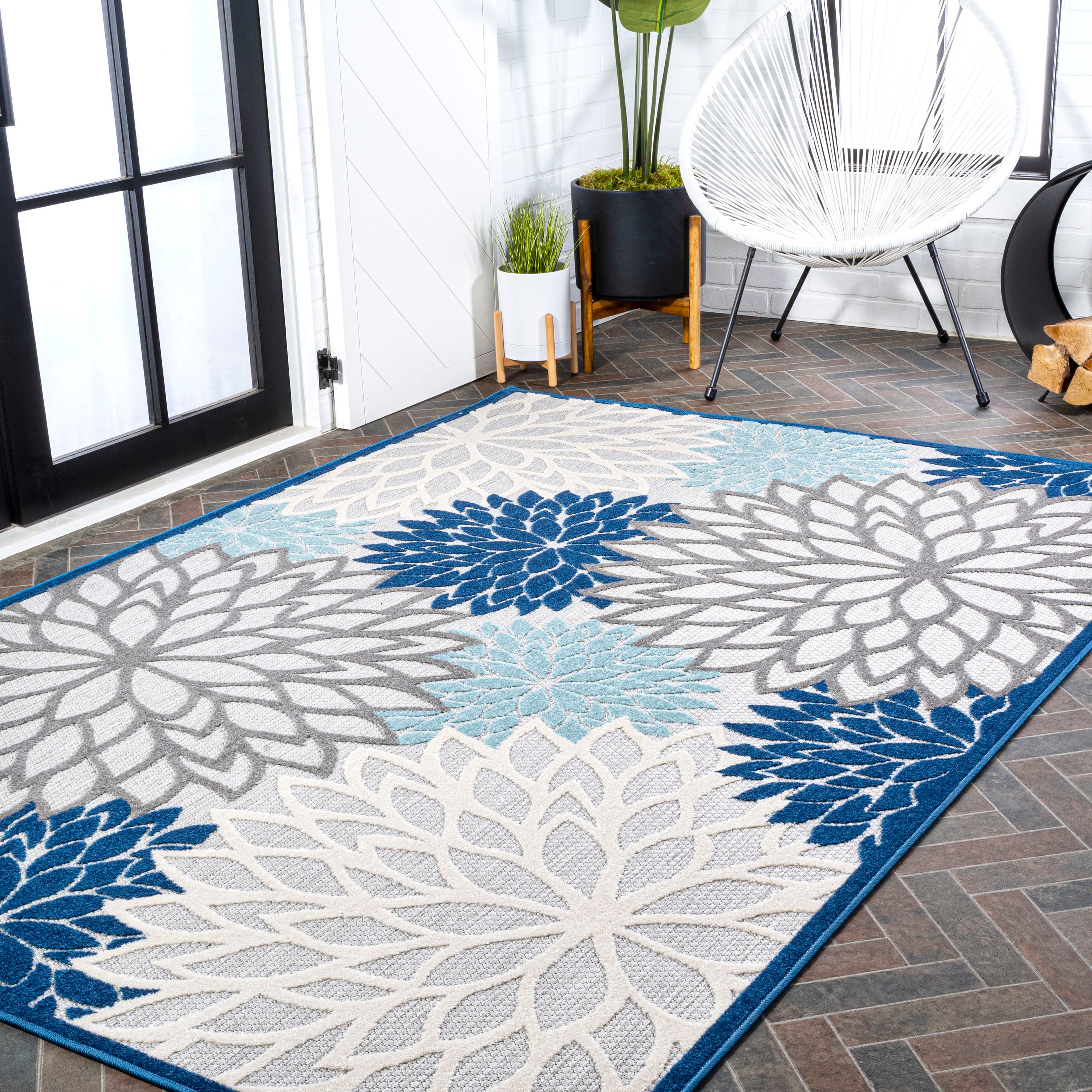 Minori Floral High-Low Indoor/Outdoor Area Rug