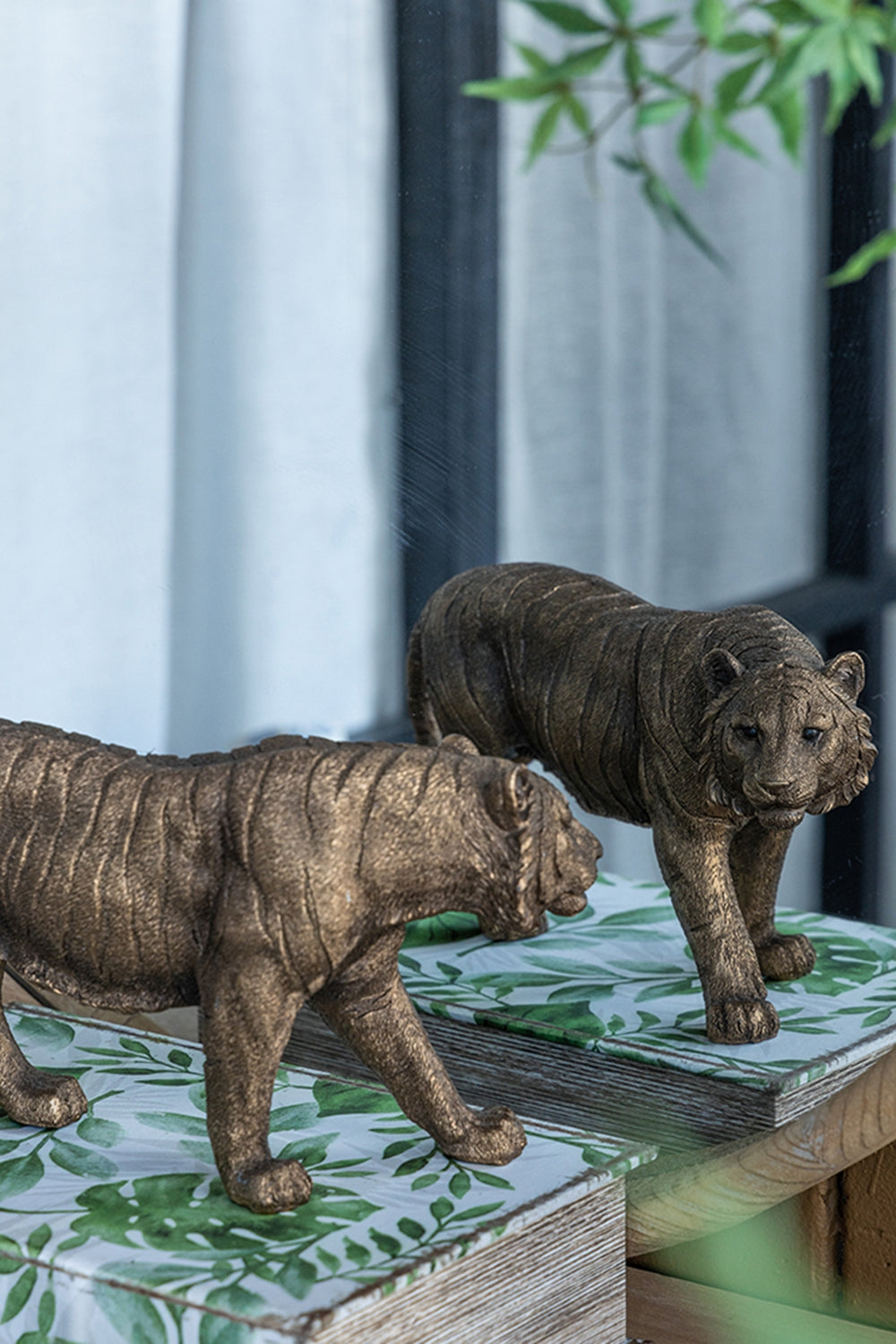 Gleaming Tiger Statue