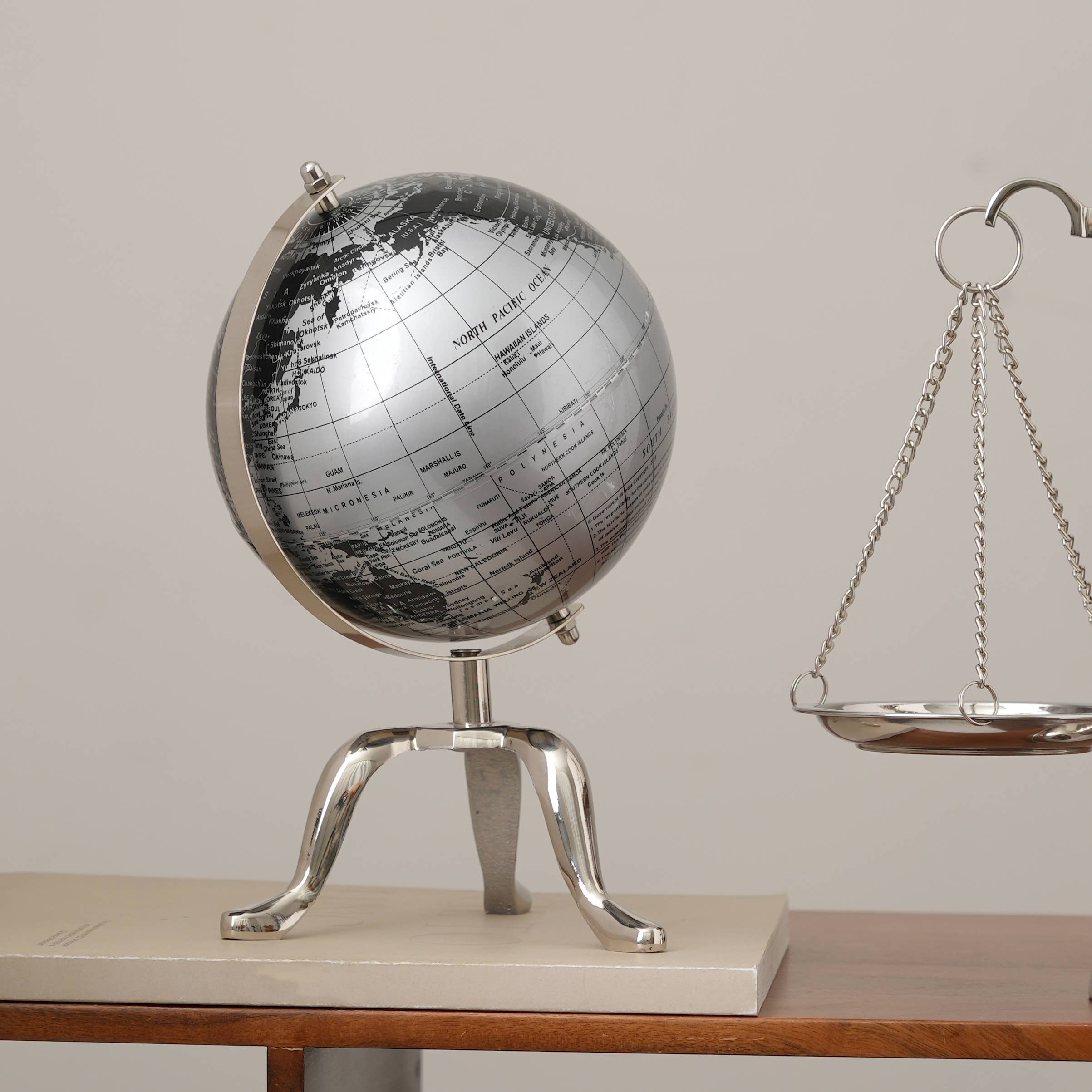 Tabletop Aluminum Electroplated Globe