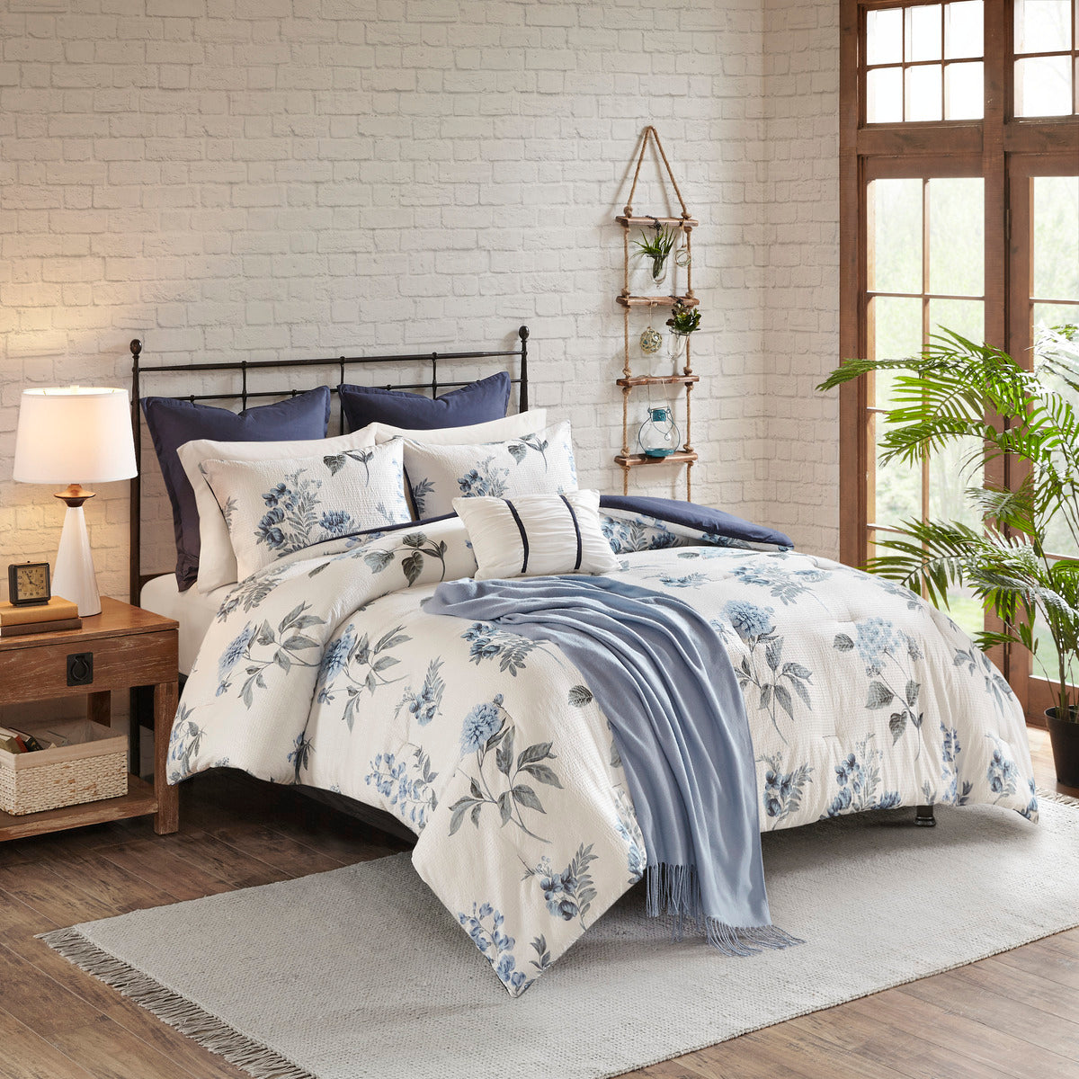 7 Piece Blue Hydrangea Printed Seersucker Comforter Set with Throw Blanket
