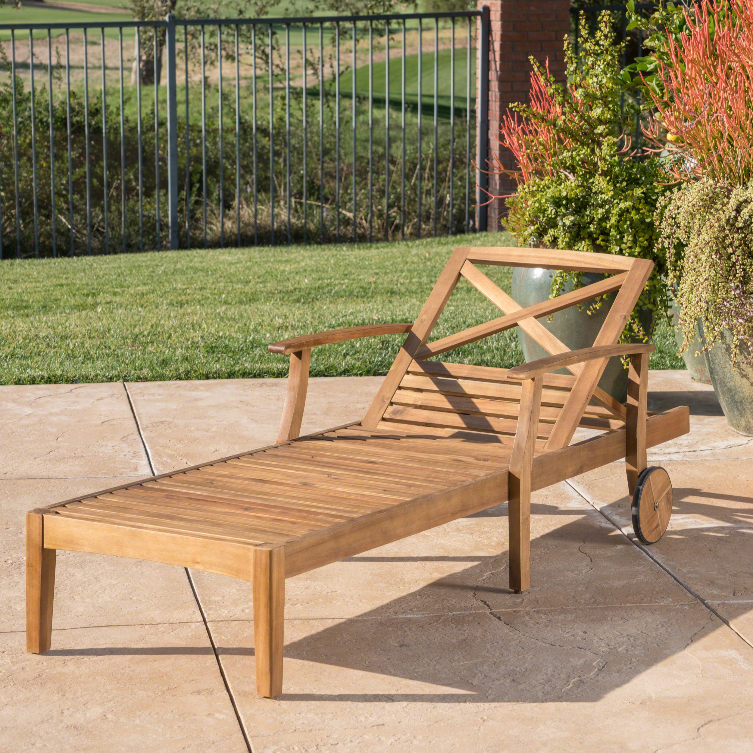 Perla Chaise Lounge