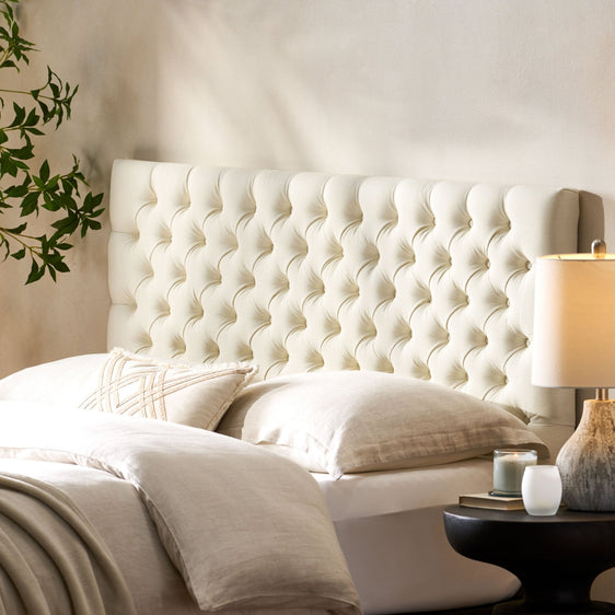 Headboard-with-Diamond-Tufted-Design-Beds