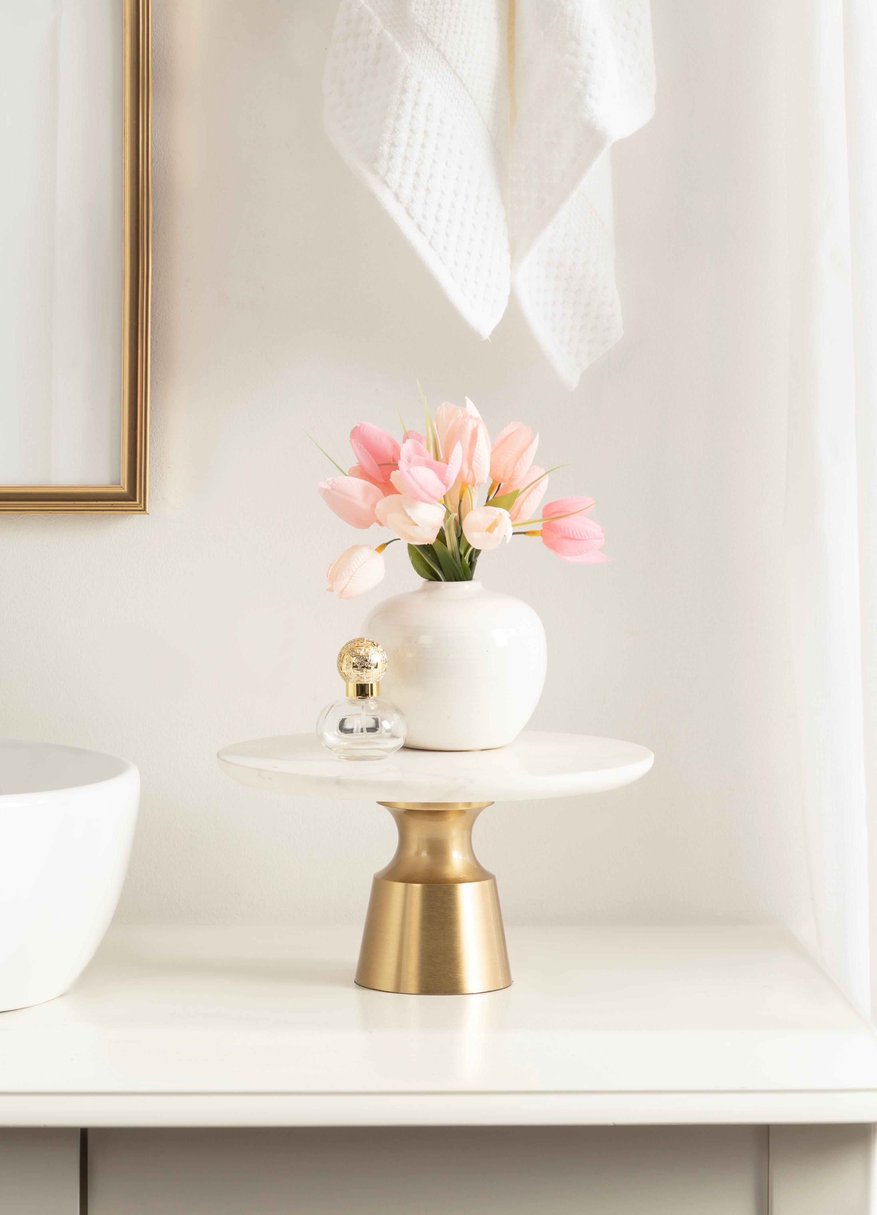 Anjana Round Cake Stand