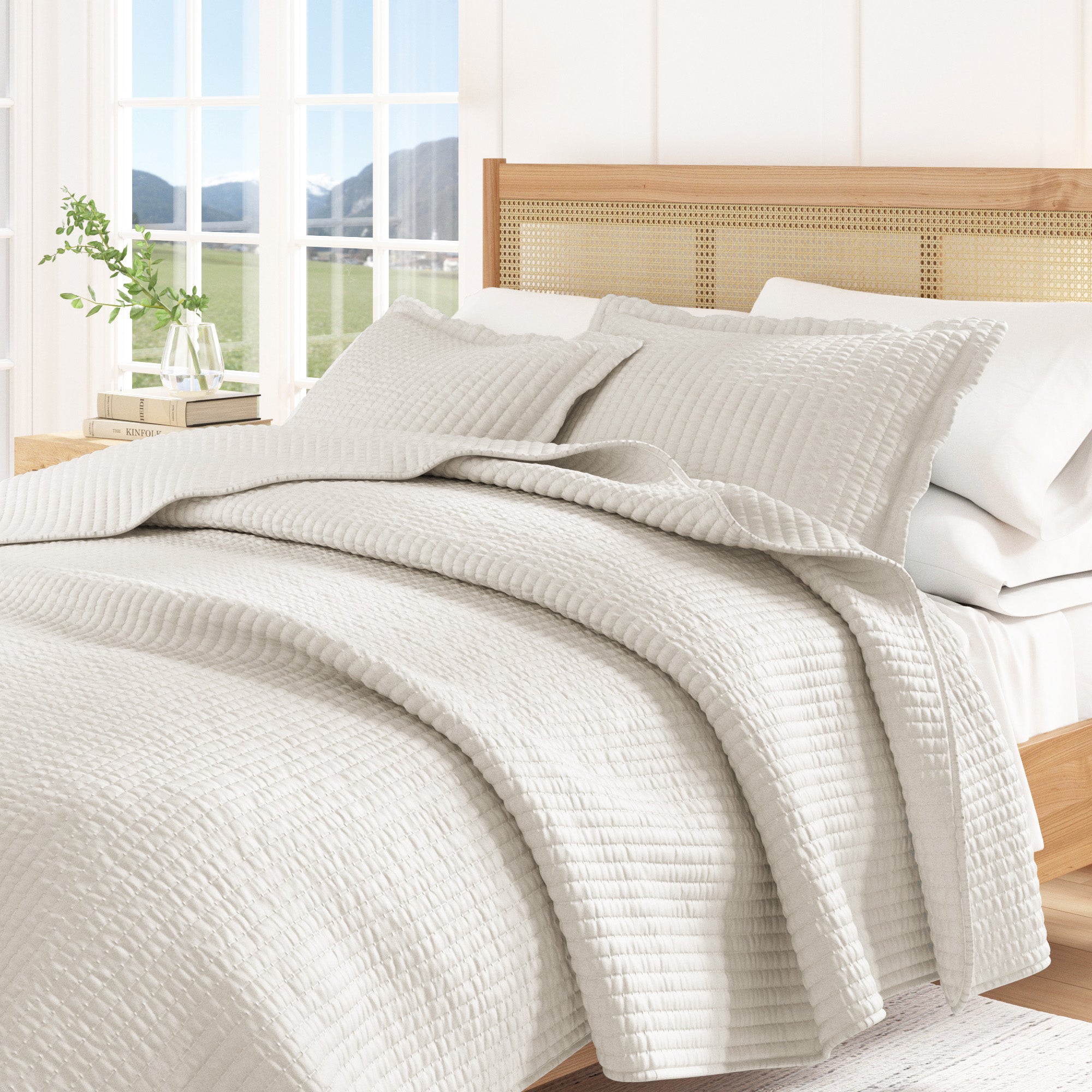 Stitched Quilt Set with Shams