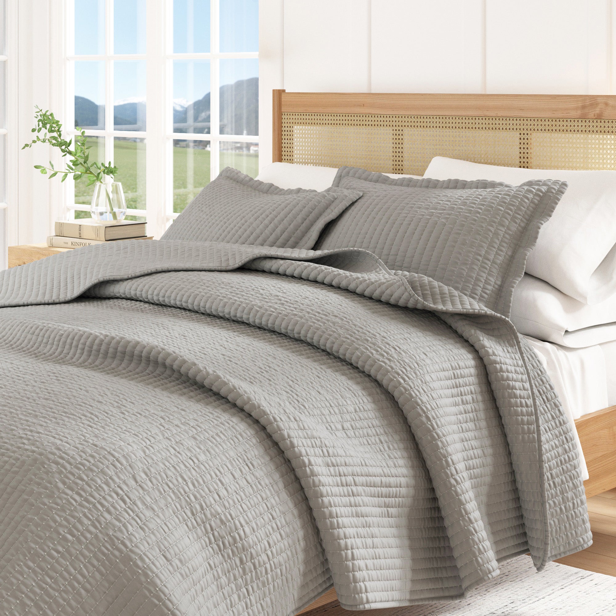Stitched Quilt Set with Shams