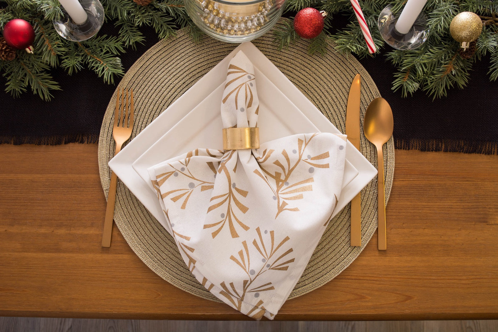 Metallic Holly Leaves Napkins, Set of 6 Napkins
