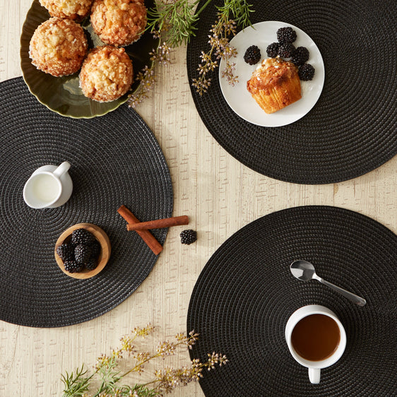 Black-Round-Woven-Placemat-Set-of-6-Placemats
