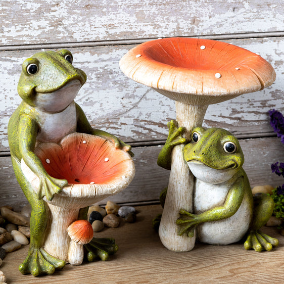 Garden-Frog-with-Mushroom,-Set-of-2-Outdoor-Decor