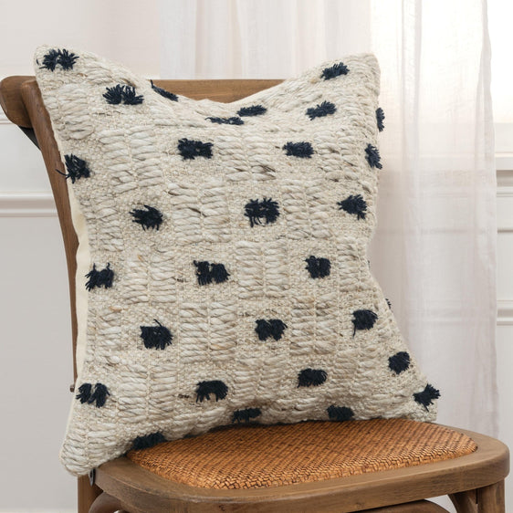 Knife-Edge-Woven-Blocks-And-Tufts-Decorative-Throw-Pillow-Decorative-Pillows