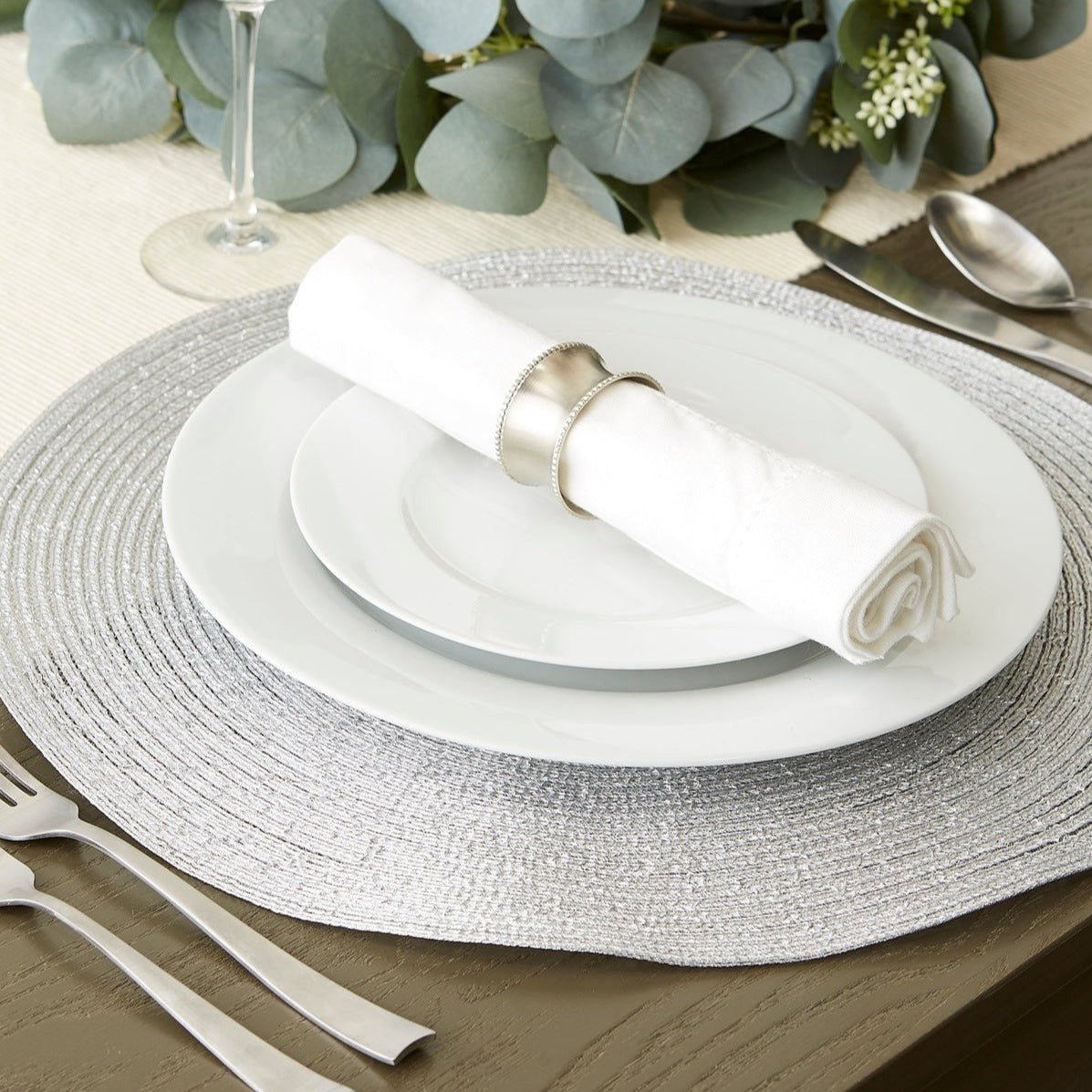 Metallic-Silver-Round-Woven-Placemats,-Set-of-4-Placemats